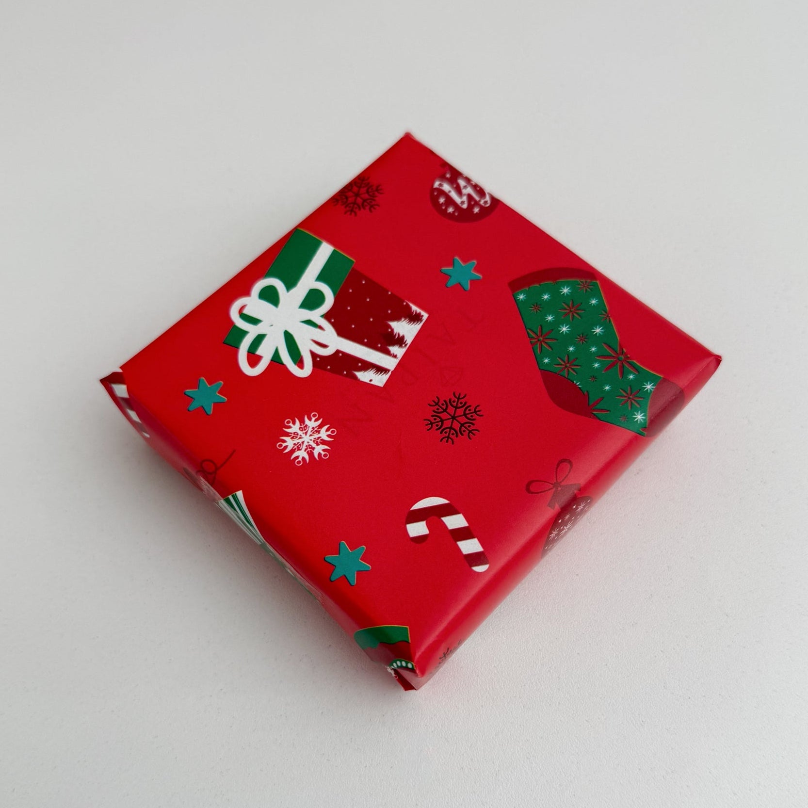 Weihnachtliche Geschenkverpackung inkl. Tüte und Schmuckschachtel weiß