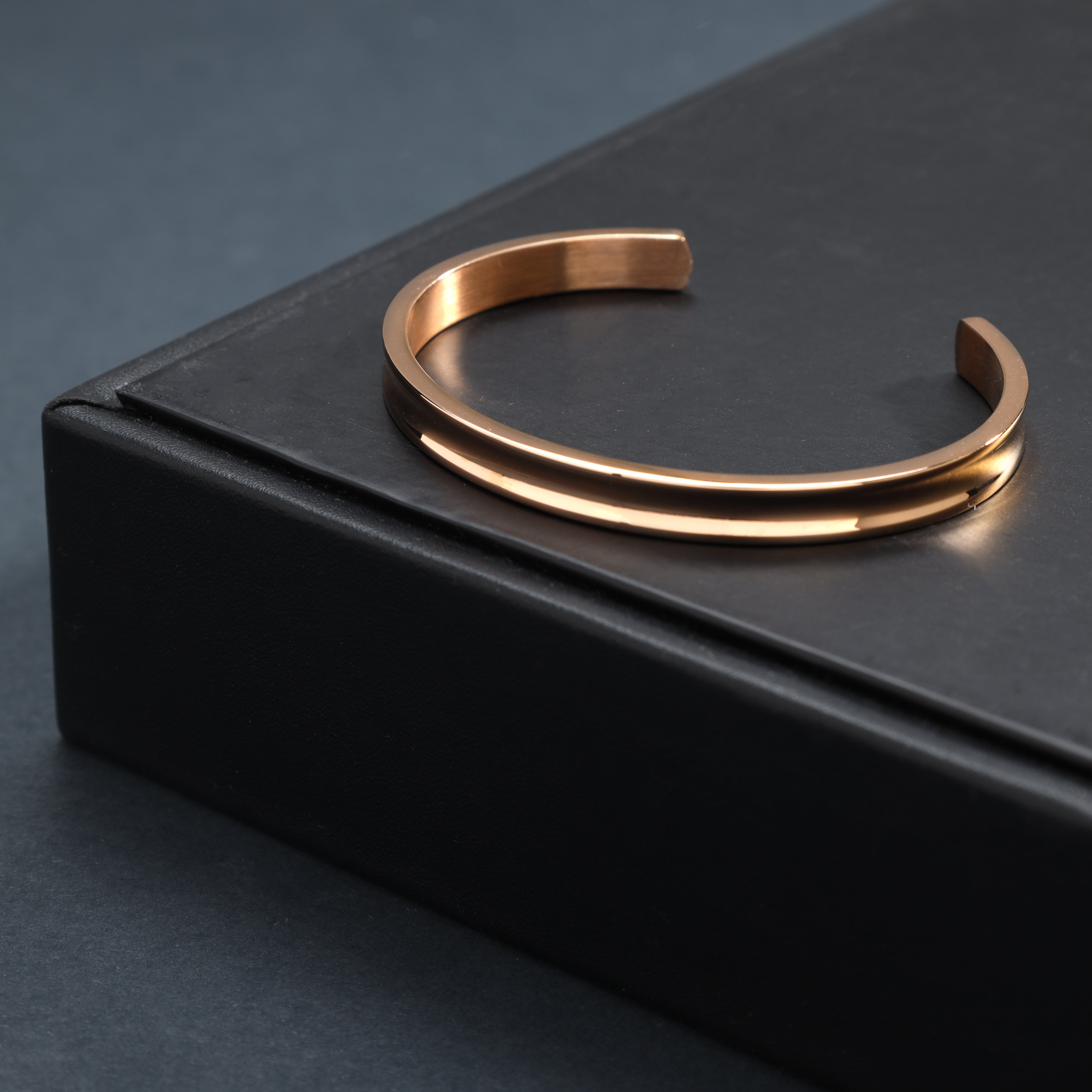 Armreif Armband 6mm breit aus Edelstahl Rosegold vergoldet
