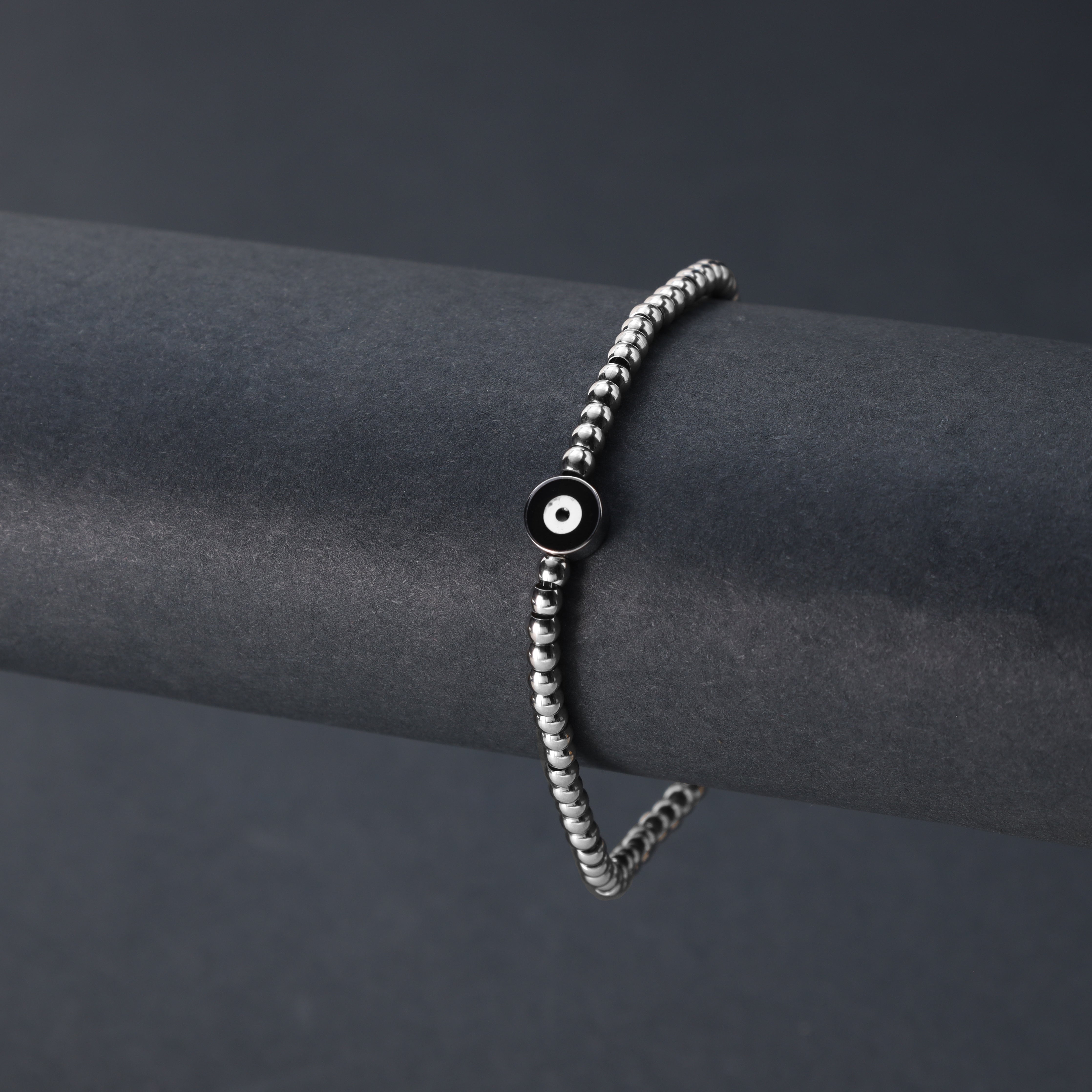 Women's Silver Beads Bracelet with Evil Eye made of stainless steel