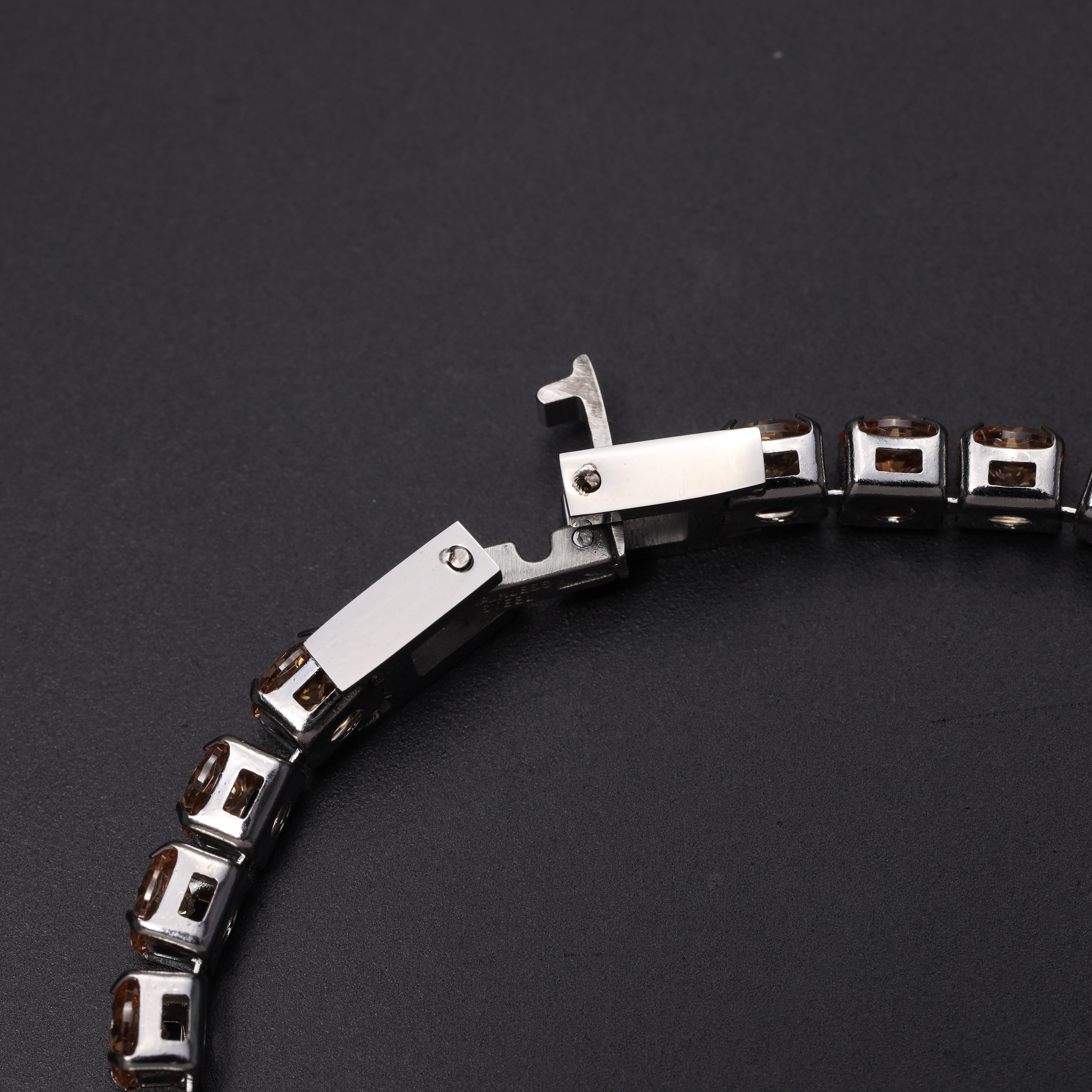 5mm Tennis Chain Armband Champagner / Hellbraun aus Edelstahl VVS - Taipan Schmuck