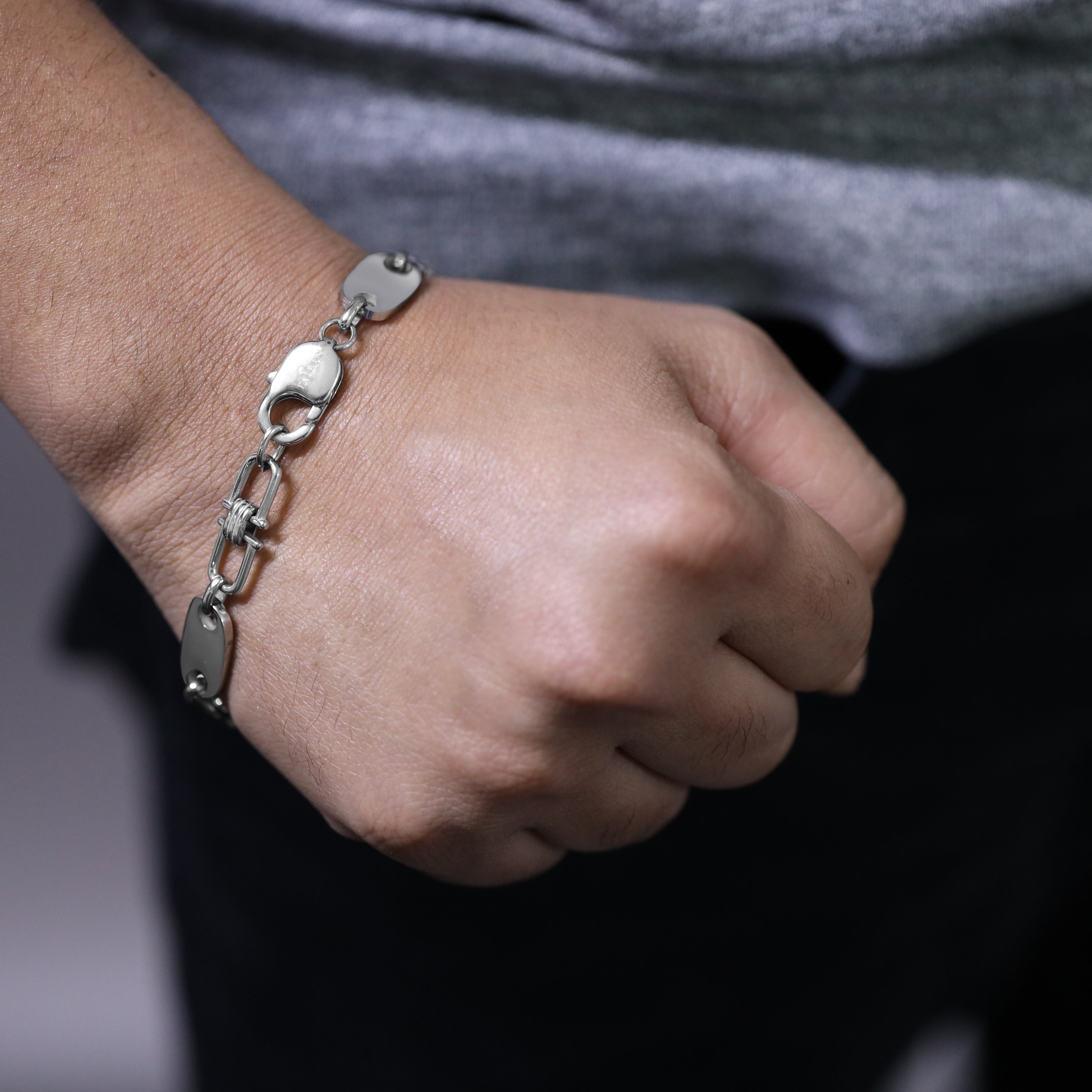 Plattenkette Armband mit beweglichen Steigbügeln 10mm breit aus Edelstahl - Taipan Schmuck