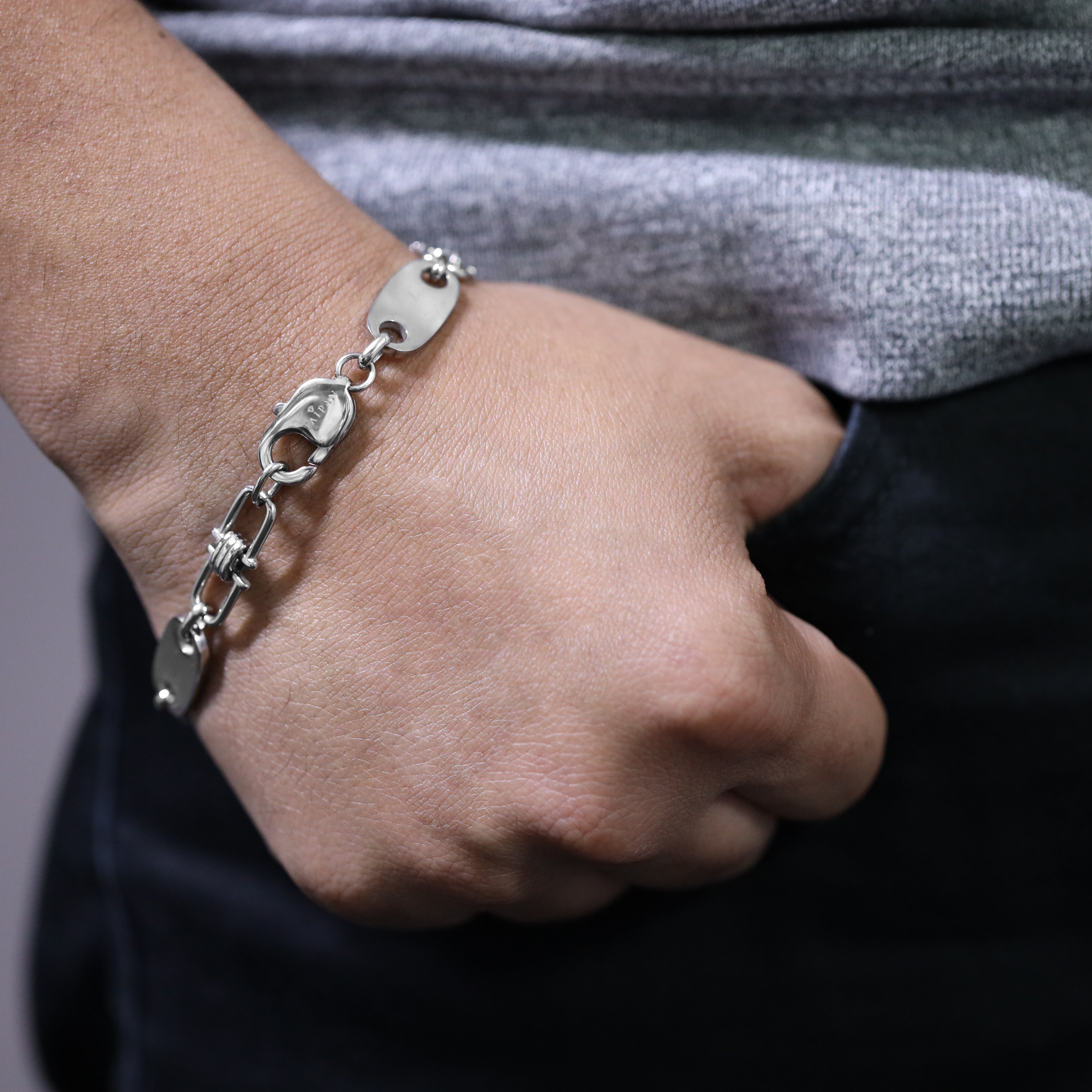 Plattenkette Armband mit beweglichen Steigbügeln 10mm breit aus Edelstahl - Taipan Schmuck