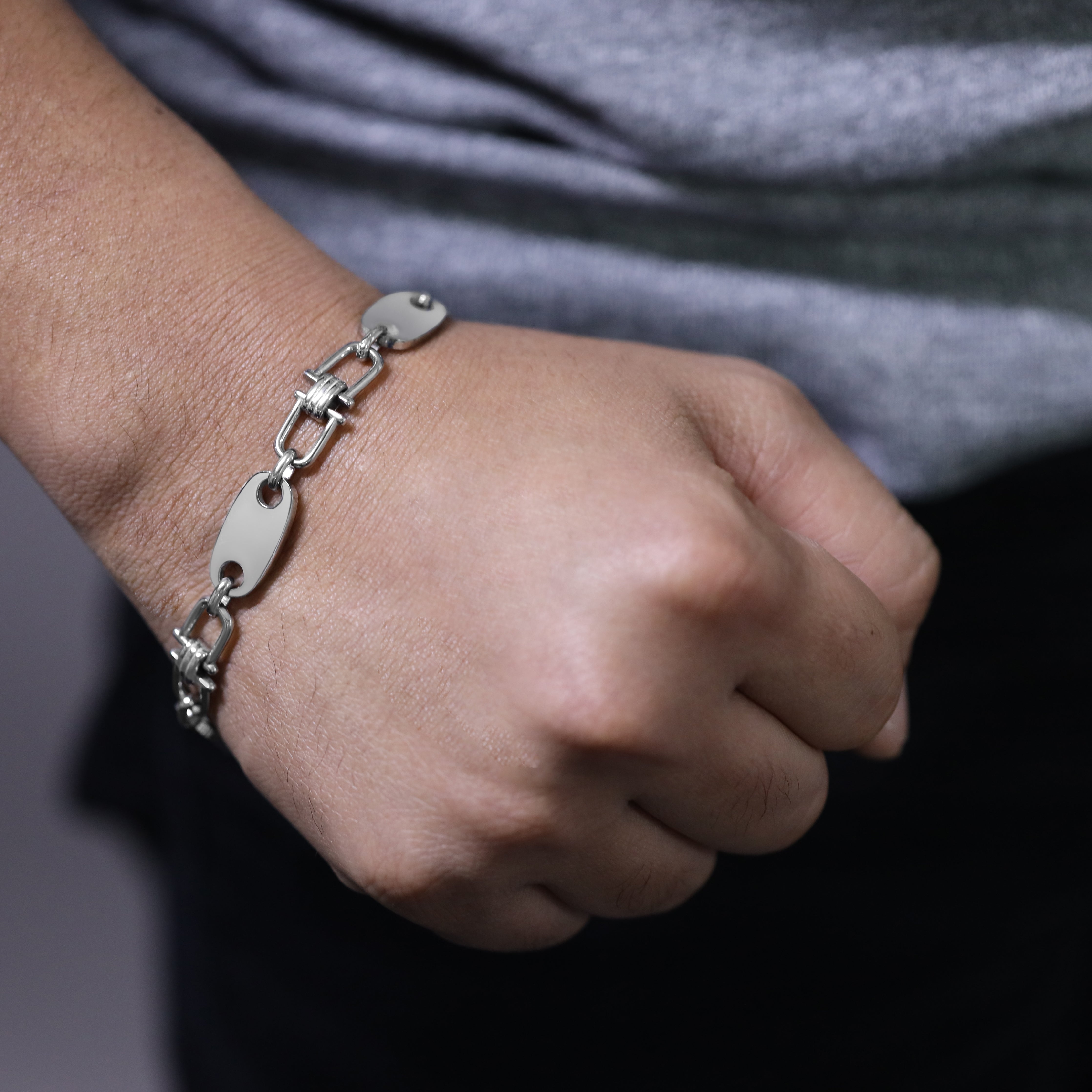 Plattenkette Armband mit beweglichen Steigbügeln 10mm breit aus Edelstahl - Taipan Schmuck