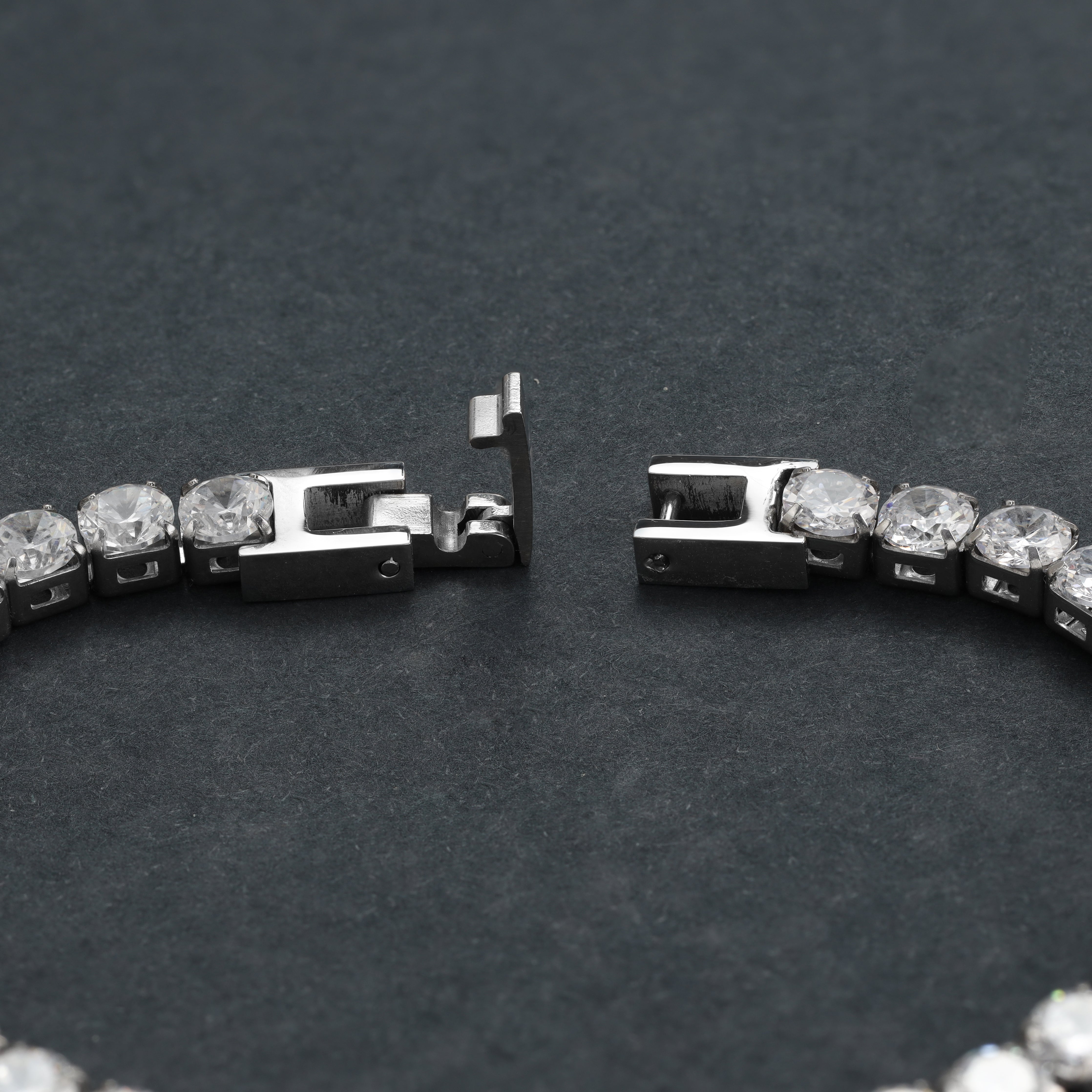 Tennis Chain Bracelet 5mm wide made of stainless steel VVS
