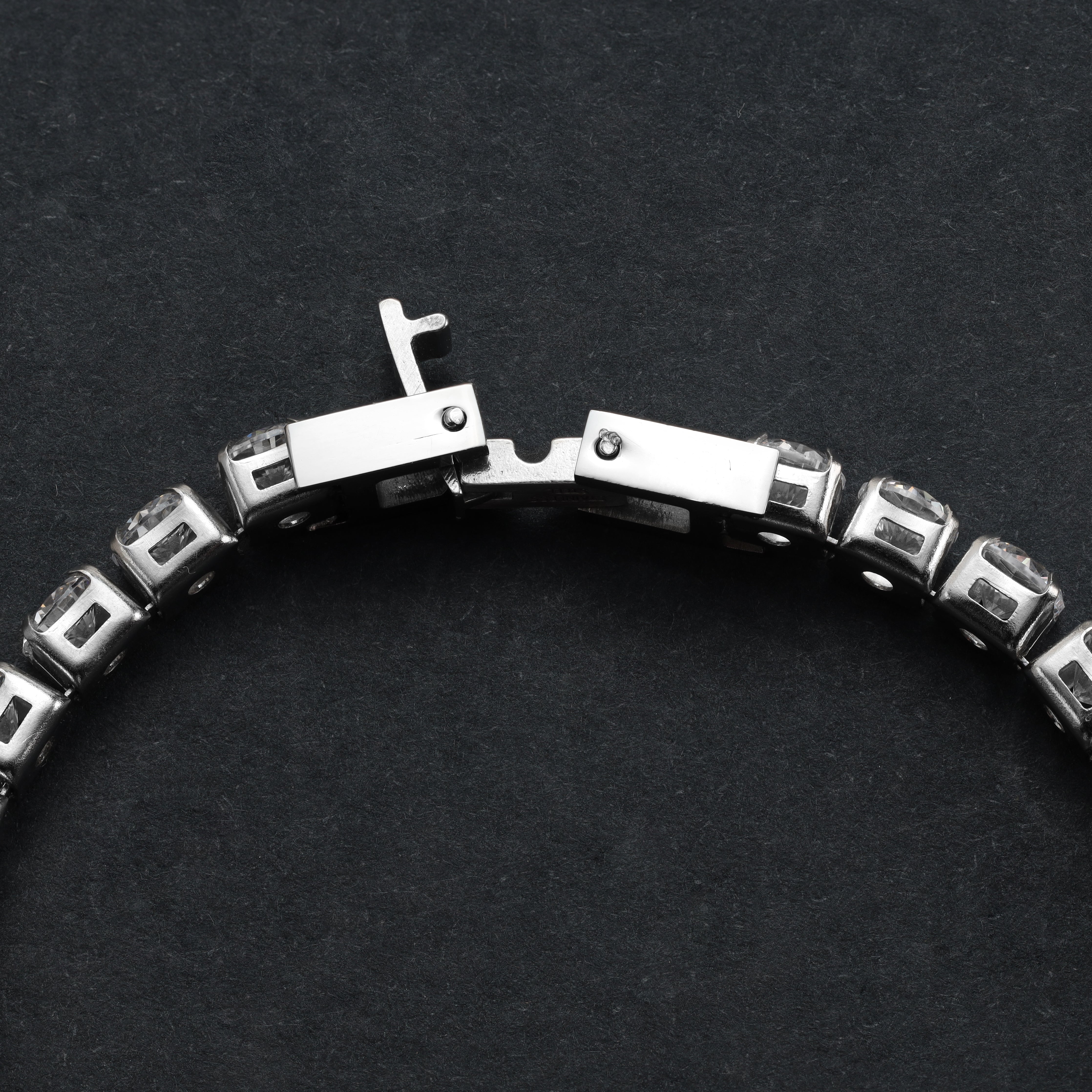 Tennis Chain Bracelet 5mm wide made of stainless steel VVS