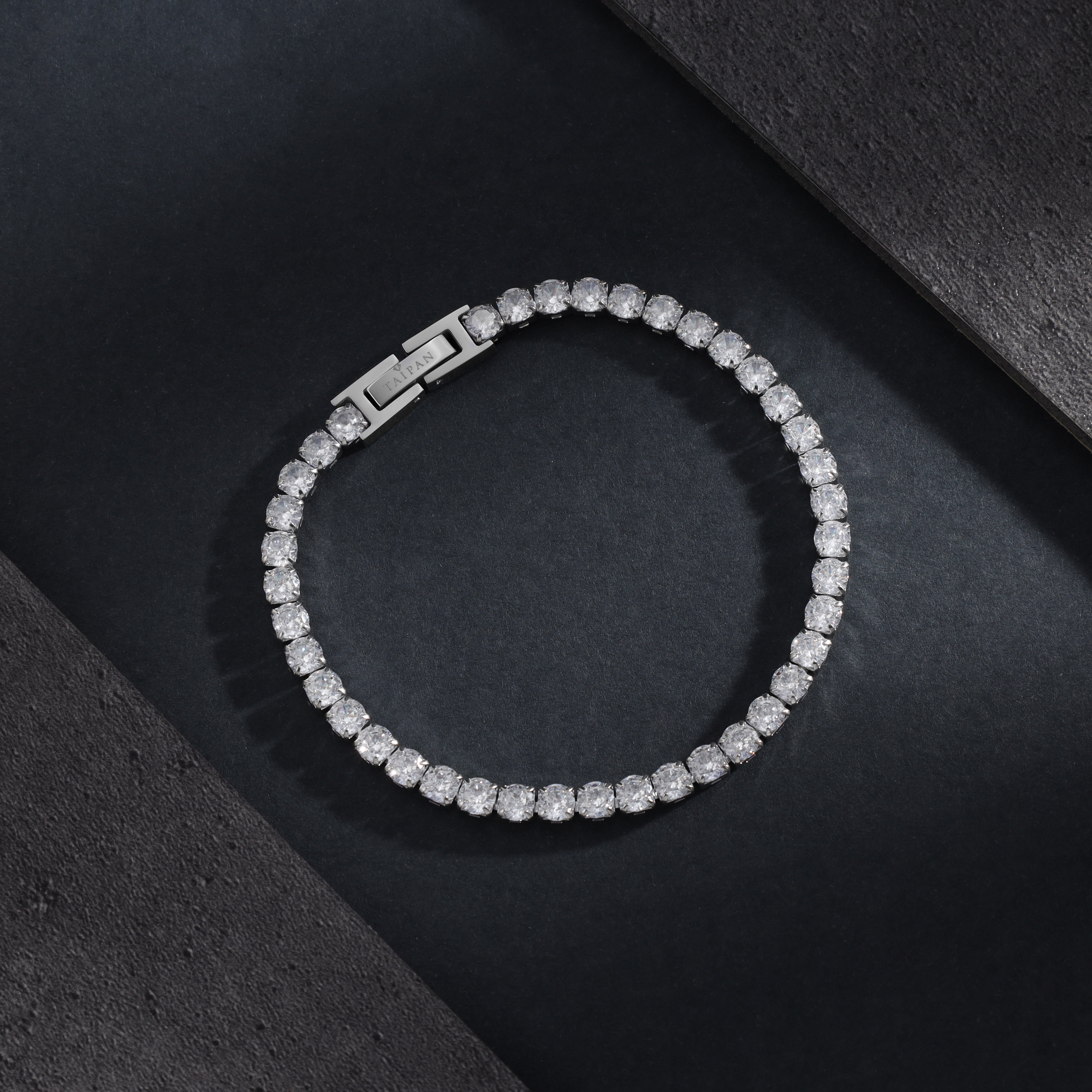 Tennis Chain Bracelet 4mm wide made of stainless steel VVS