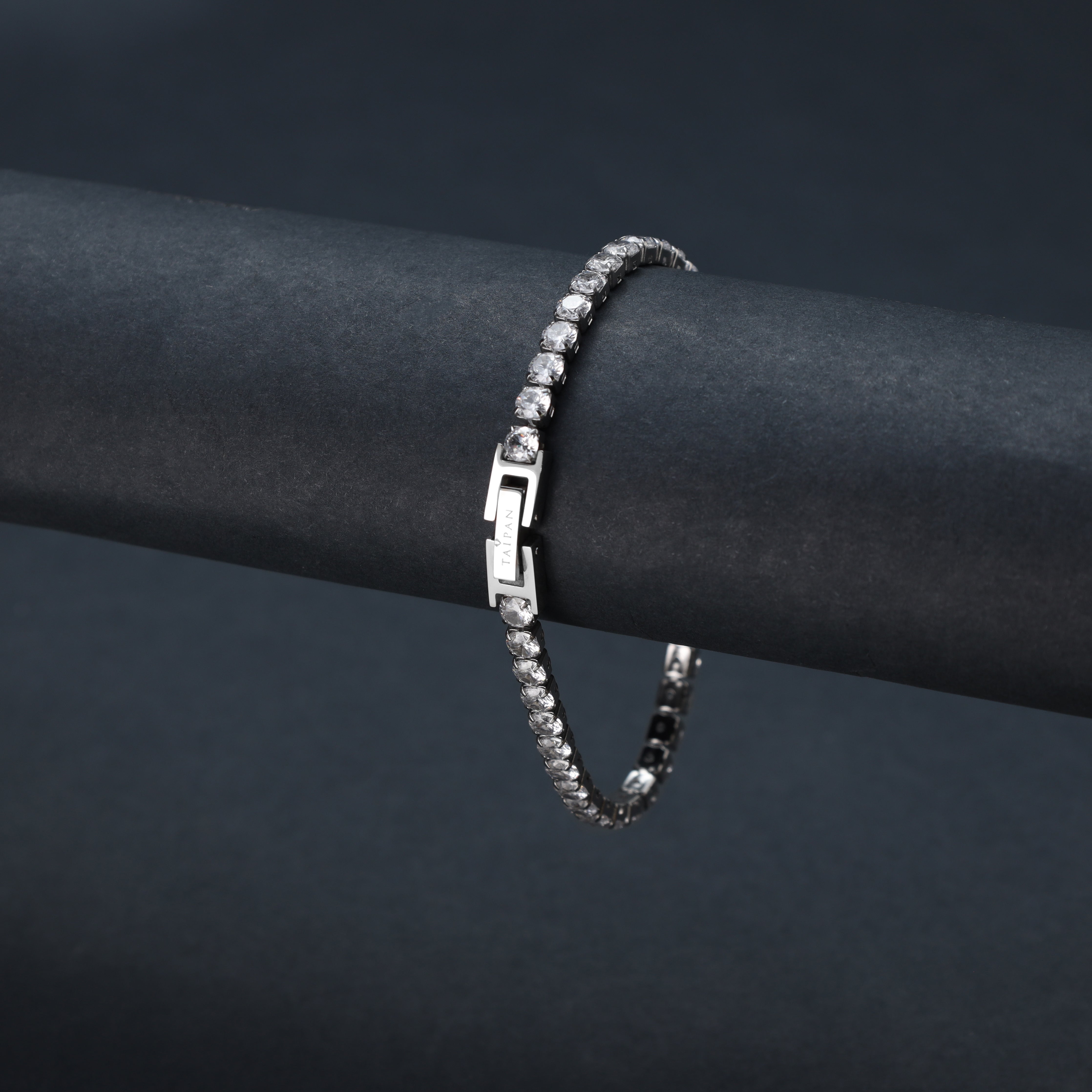 Tennis Chain Bracelet 4mm wide made of stainless steel VVS