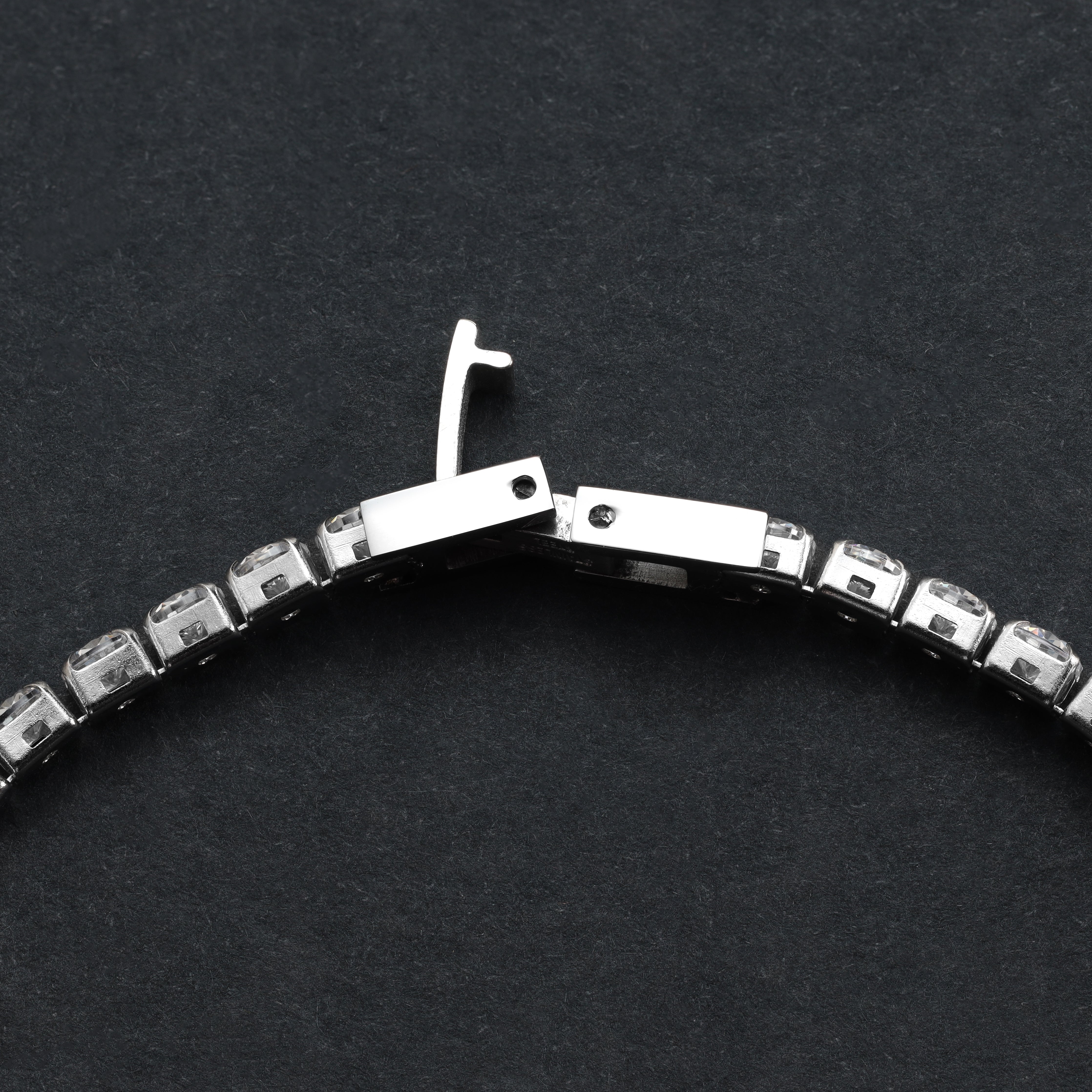 Tennis Chain Bracelet 4mm wide made of stainless steel VVS