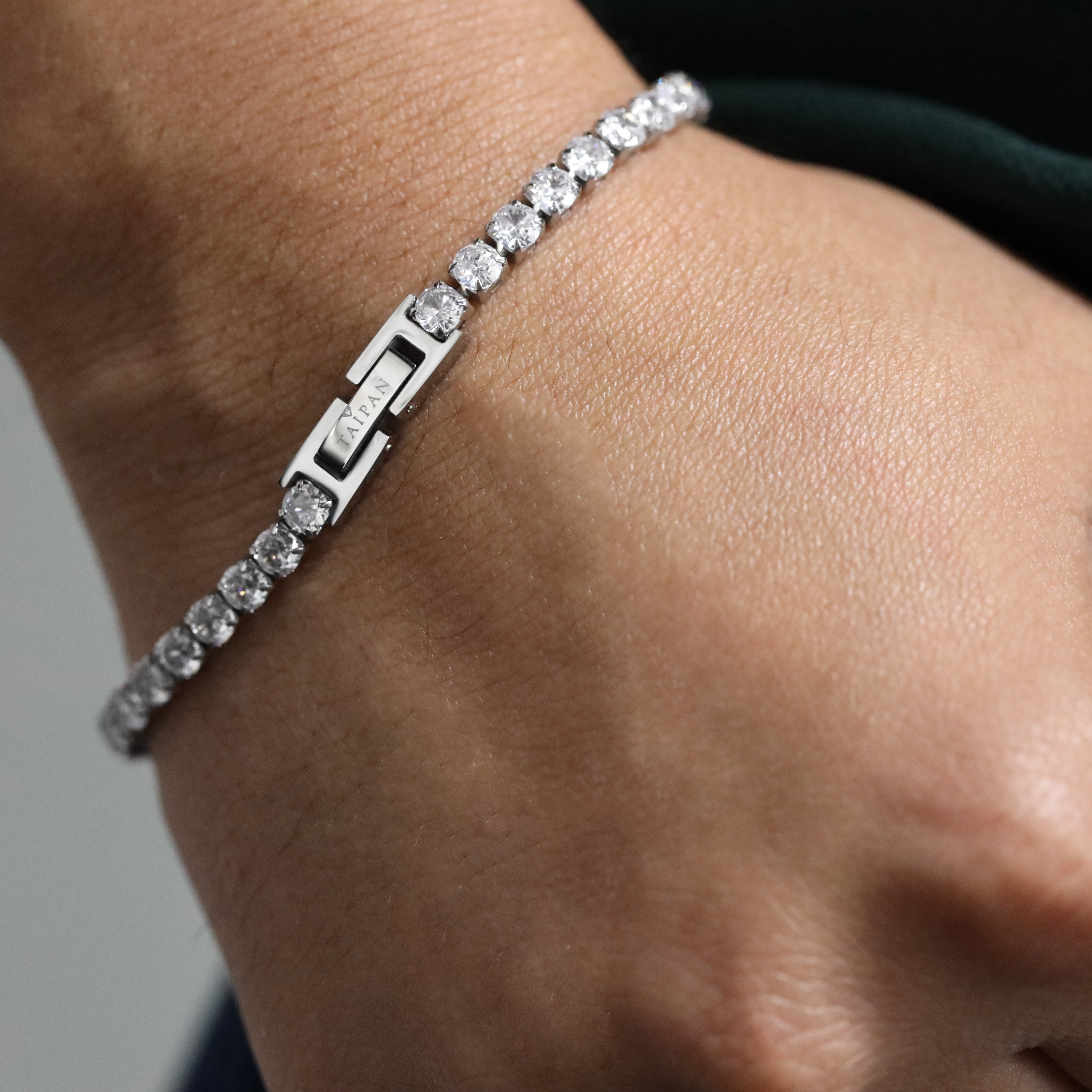Tennis Chain Bracelet 4mm wide made of stainless steel VVS