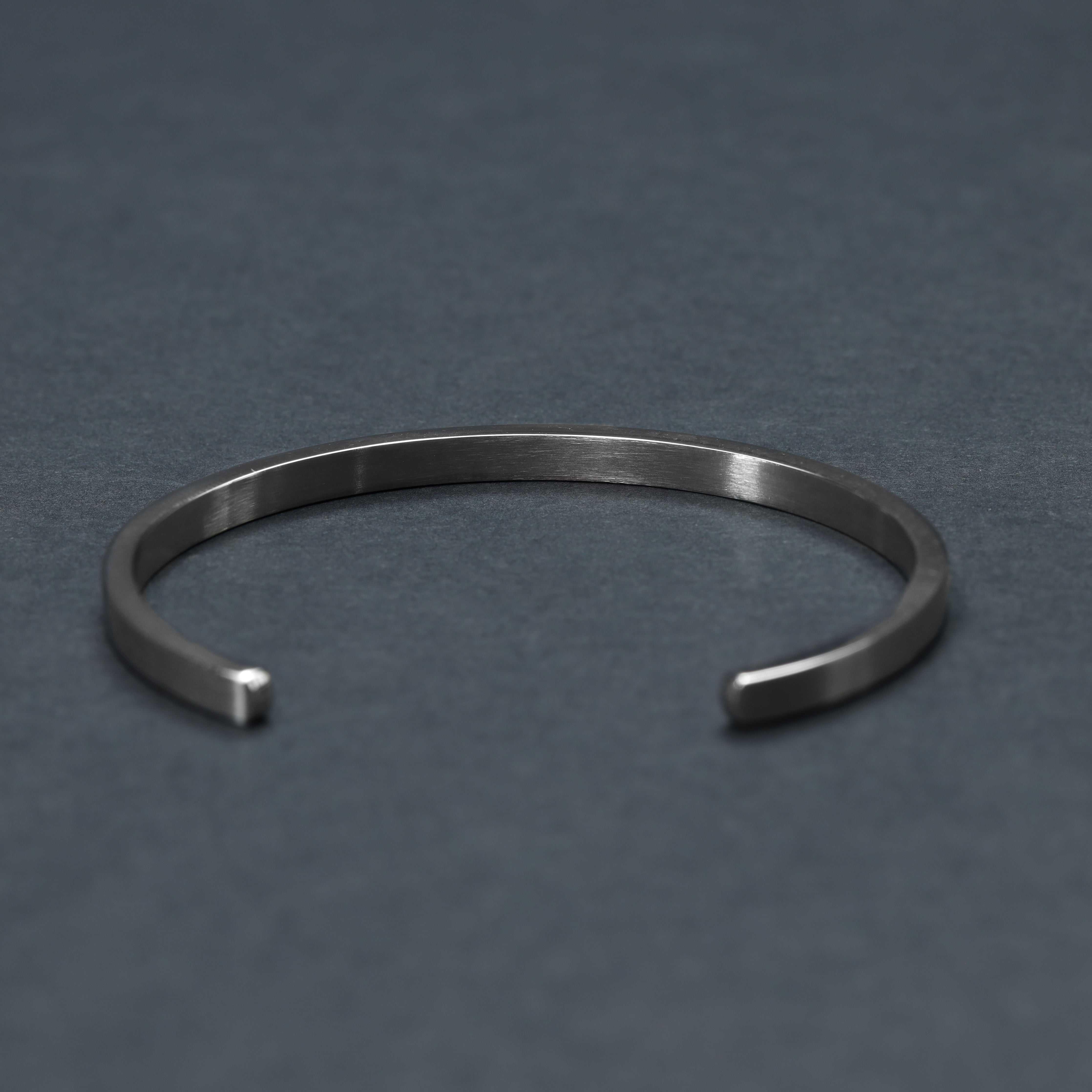 Damen Armreif Armband 4mm breit aus Edelstahl - Taipan Schmuck