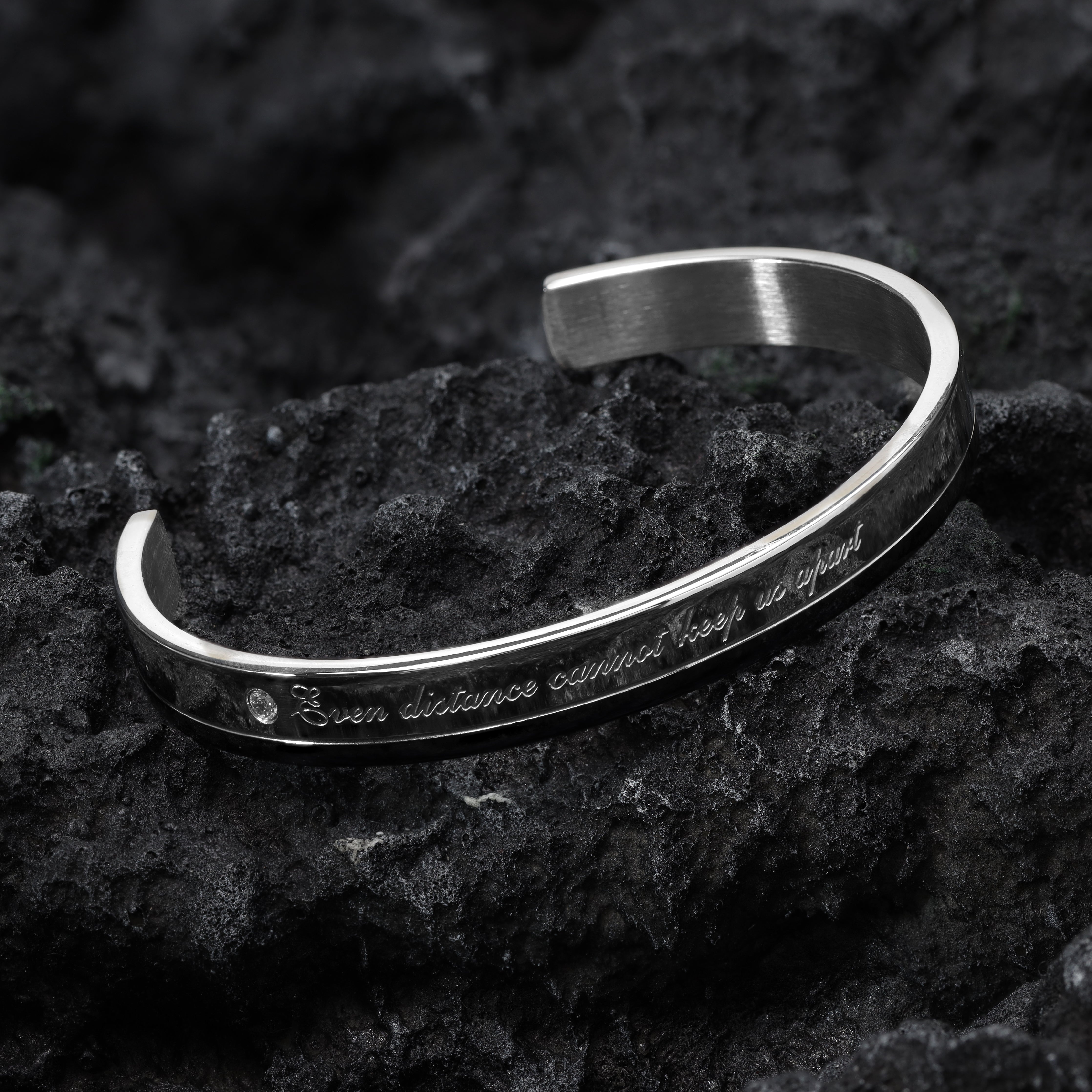 Armreif Armband 8mm breit Zirkoniastein und Schriftzug aus Edelstahl - Taipan Schmuck