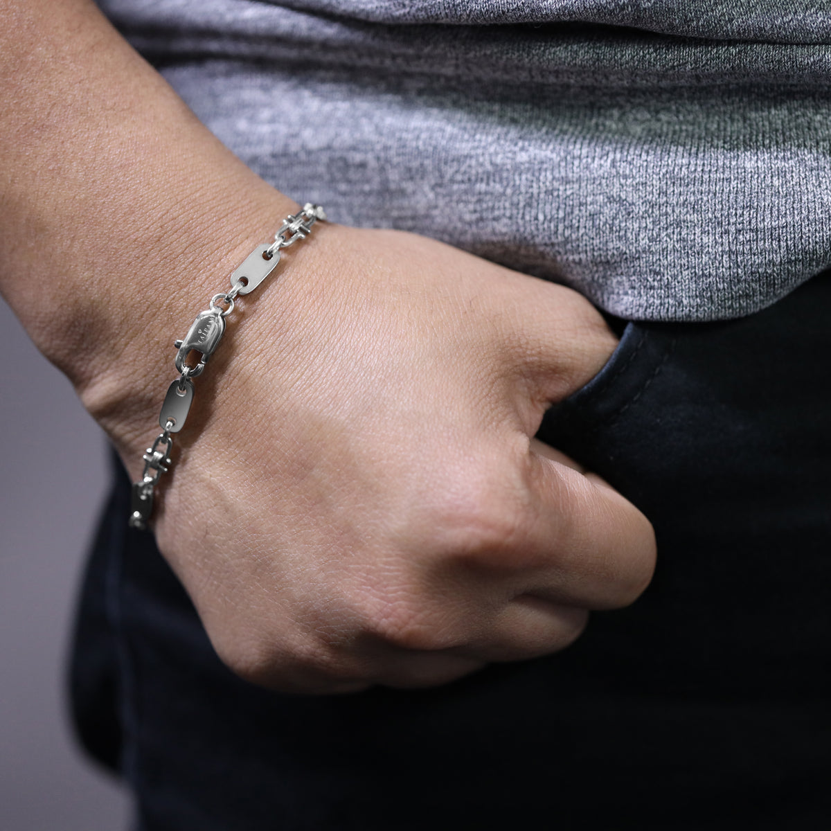 Plattenkette Armband mit beweglichen Steigbügeln 5mm breit aus Edelstahl - Taipan Schmuck