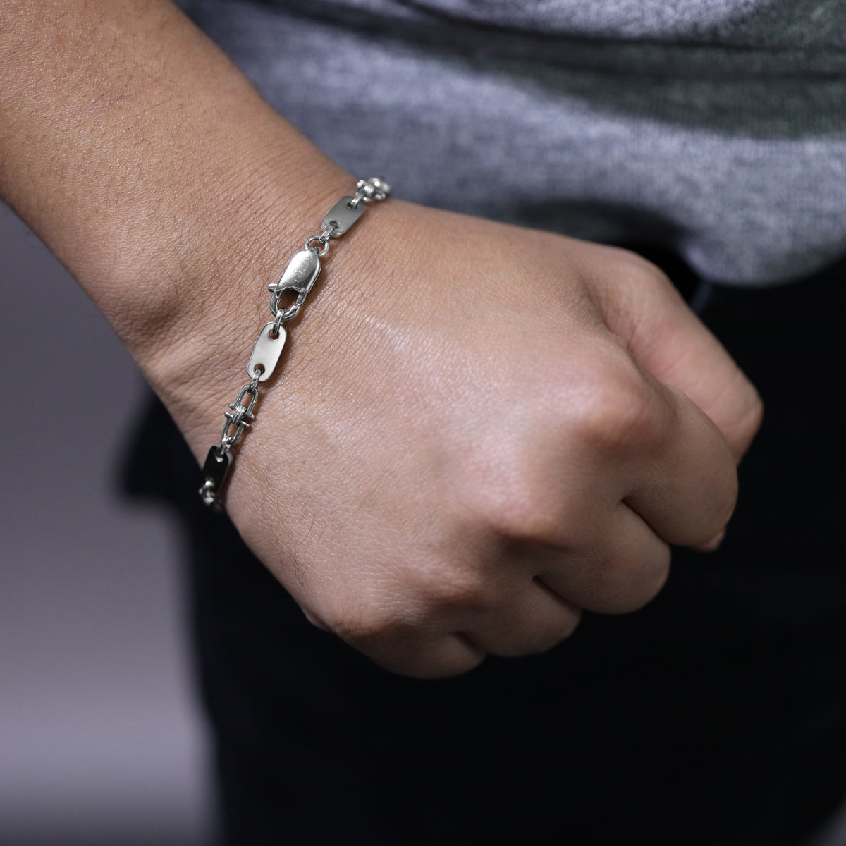 Plattenkette Armband mit beweglichen Steigbügeln 5mm breit aus Edelstahl - Taipan Schmuck
