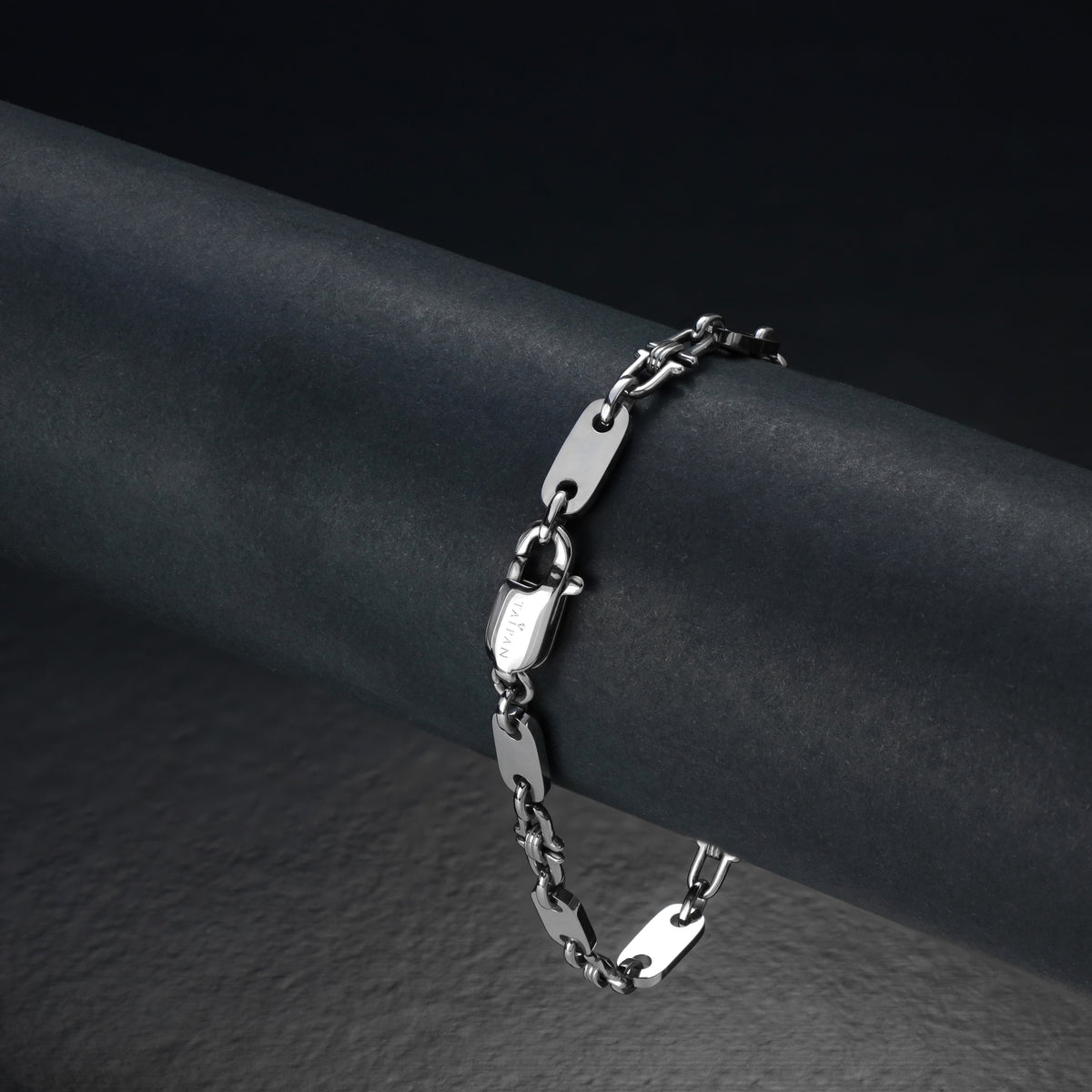 Plattenkette Armband mit beweglichen Steigbügeln 5mm breit aus Edelstahl - Taipan Schmuck