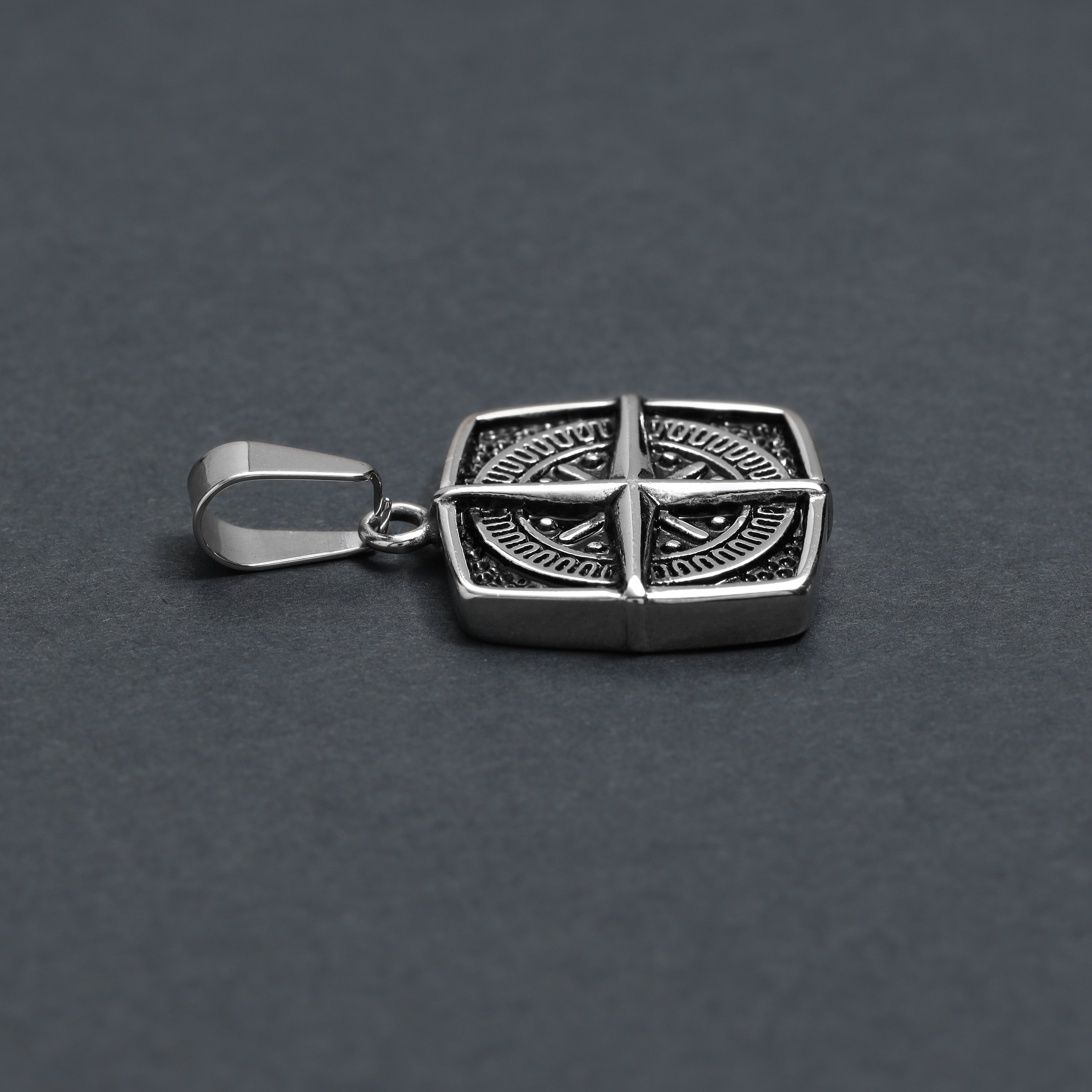 Verschiedene Anhänger aus Edelstahl Kreuz Medaillon / Flügel Dog Tag / Kompass / Kreuz Medaillon Wappen / Africa - Taipan Schmuck