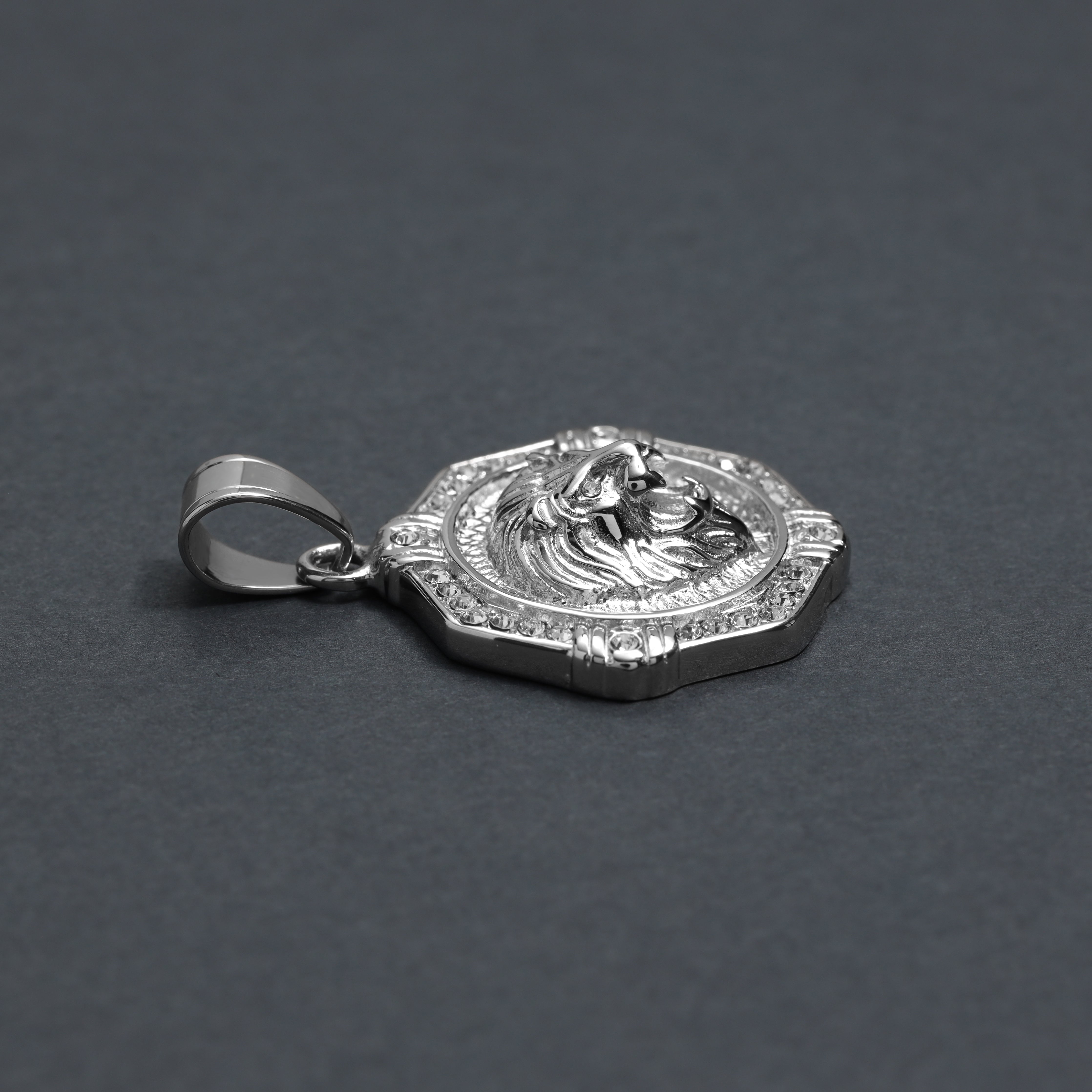 Verschiedene Anhänger aus Edelstahl Iced Out Stil Löwe / Boxhandschuh / Löwe / AK47 / Pistole - Taipan Schmuck
