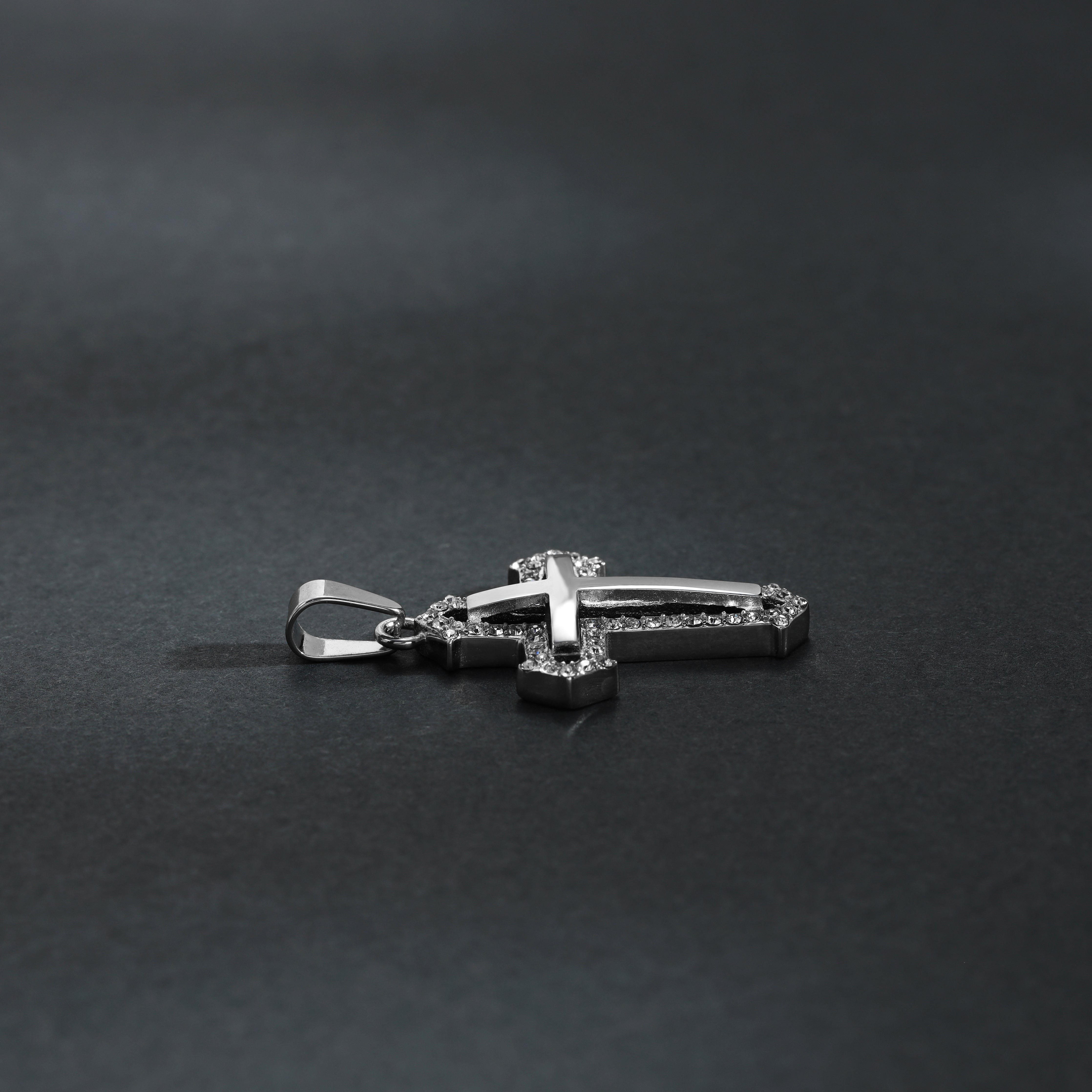 Verschiedene Kreuz Anhänger aus Edelstahl Iced Out Stil Kreuz / Heiliger Benedikt / Ankh Kreuz / Kreuz Medaillon - Taipan Schmuck