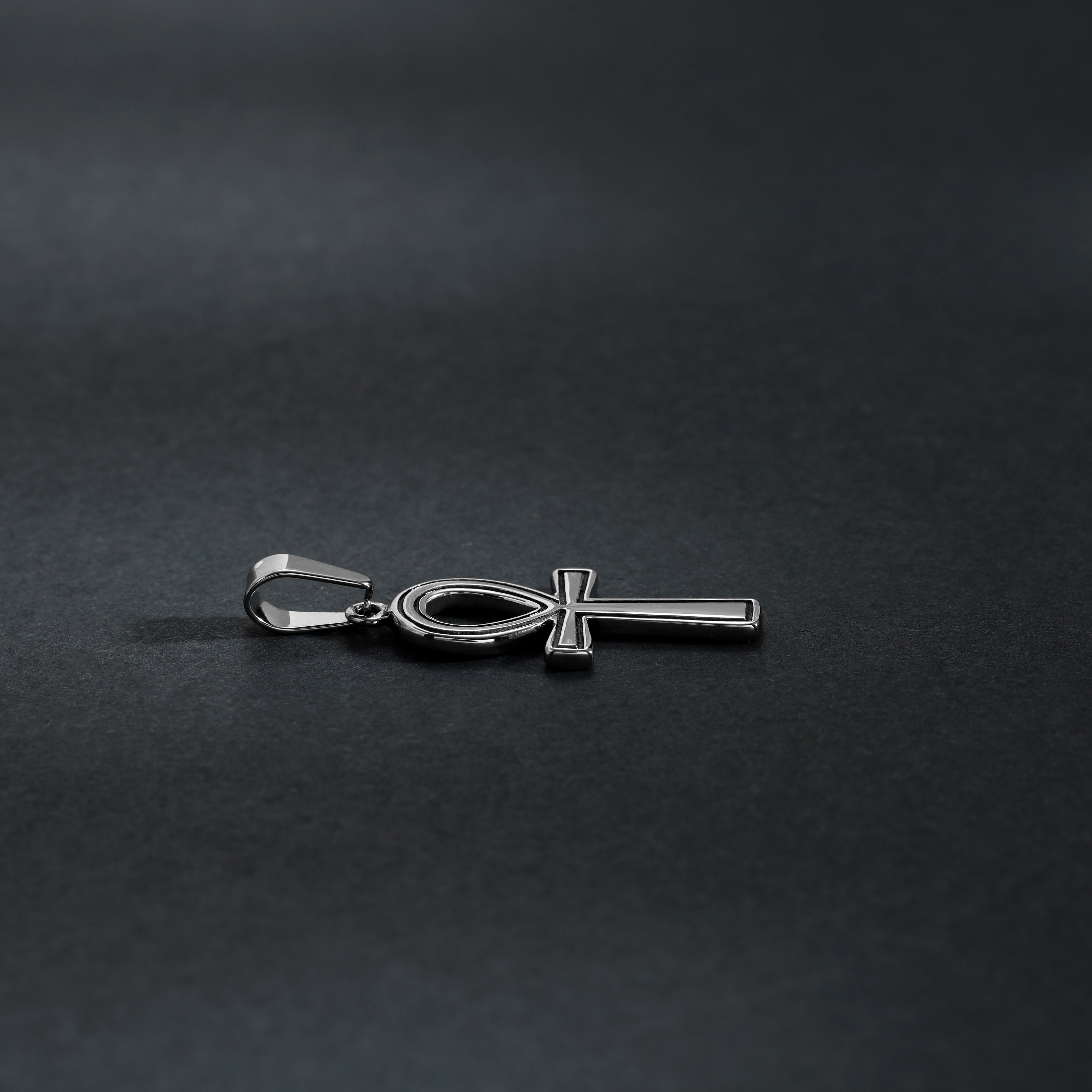 Verschiedene Kreuz Anhänger aus Edelstahl Iced Out Stil Kreuz / Heiliger Benedikt / Ankh Kreuz / Kreuz Medaillon - Taipan Schmuck
