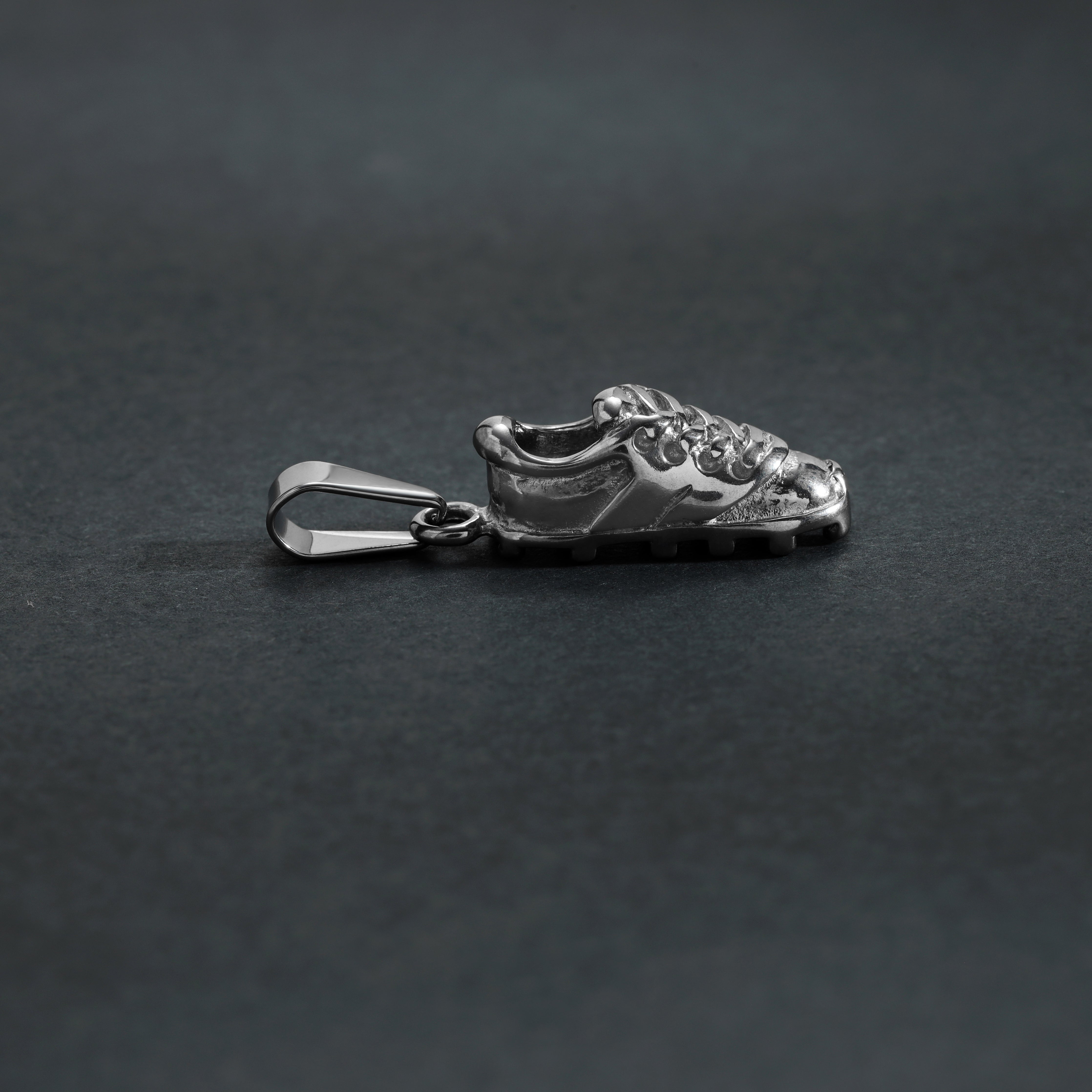 Verschiedene Anhänger aus Edelstahl Fußballschuhe / Schädel Skull /Anker - Taipan Schmuck
