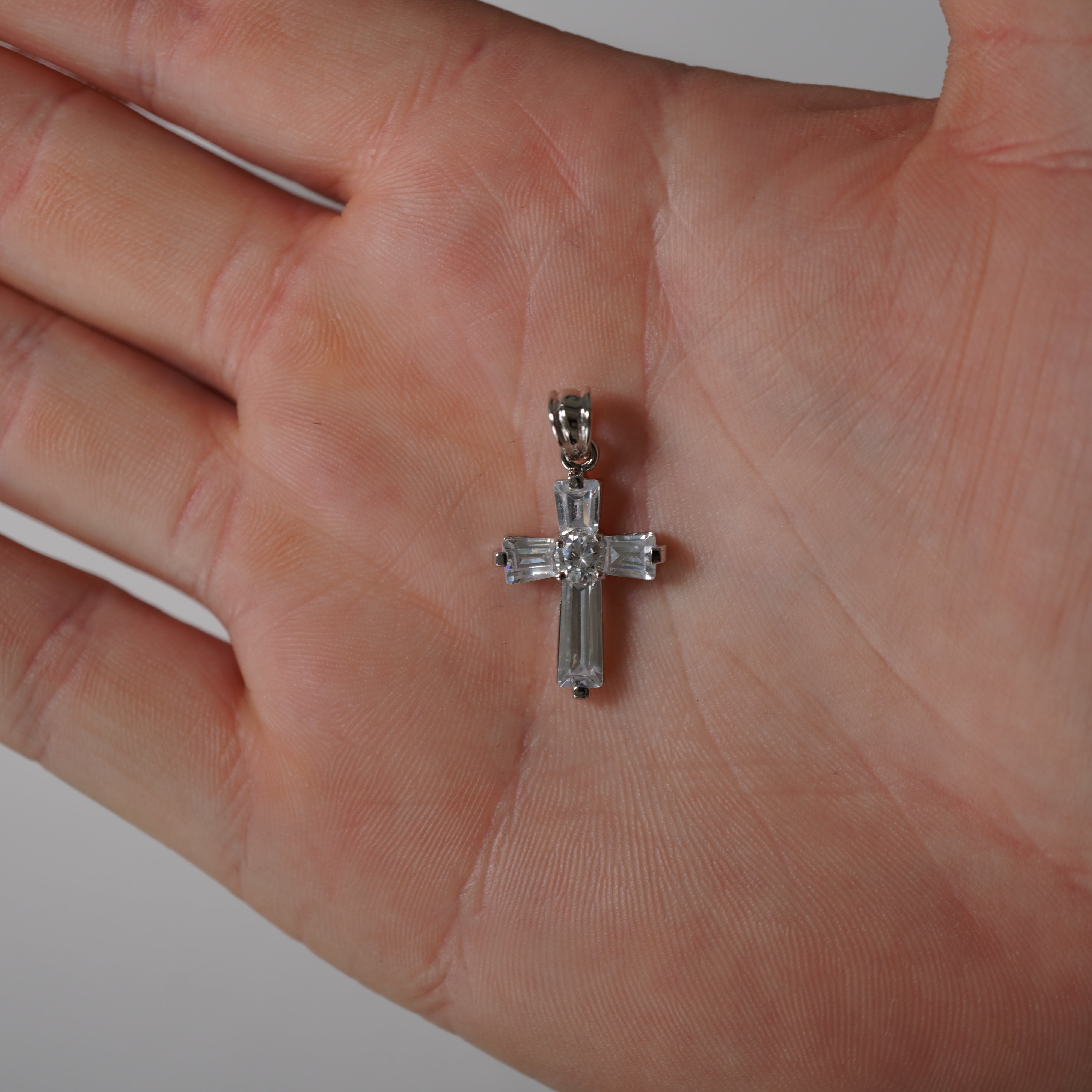 Kreuz Anhänger Iced Out Stil aus 925 Sterlingsilber