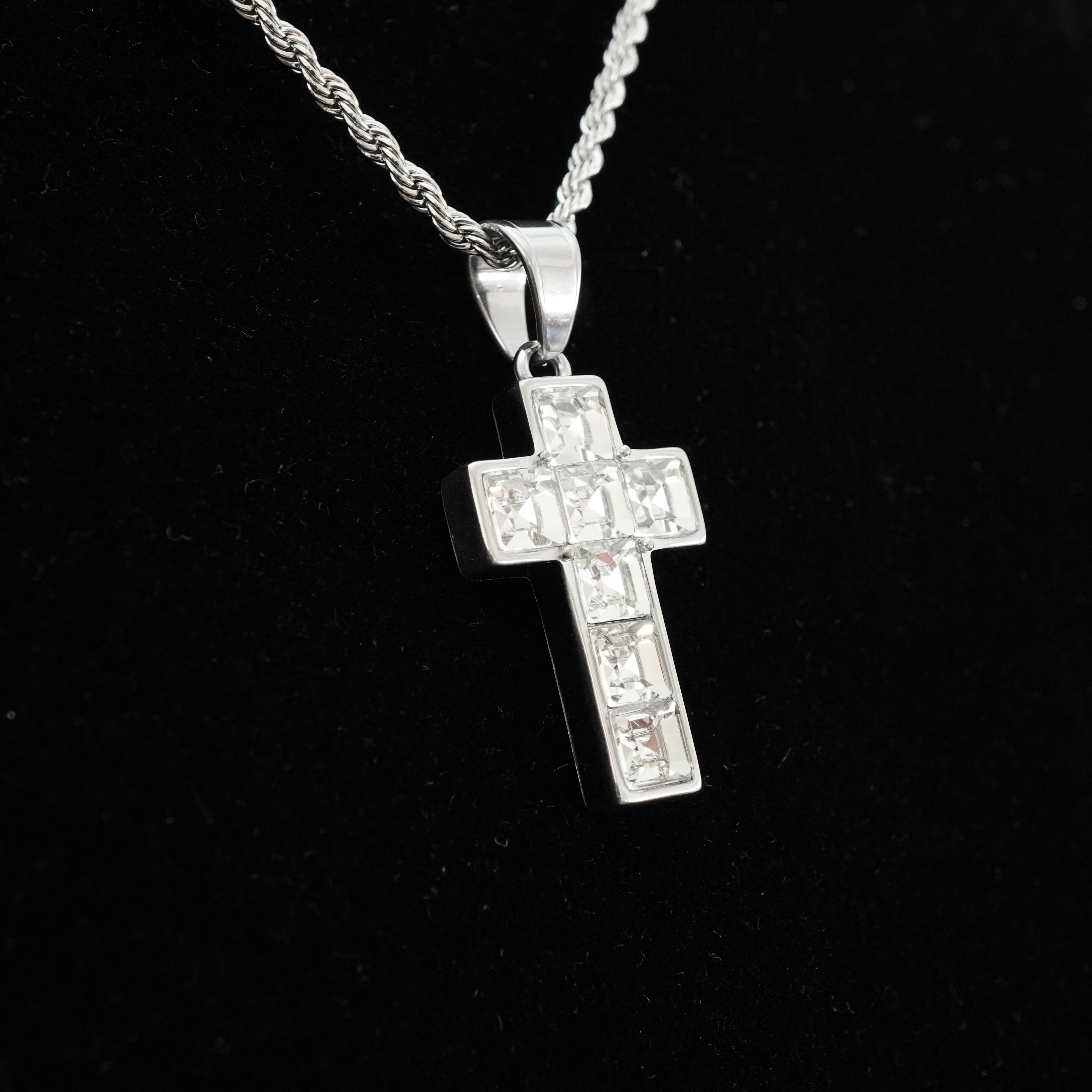 Kreuz Anhänger Iced Out Stil aus Edelstahl