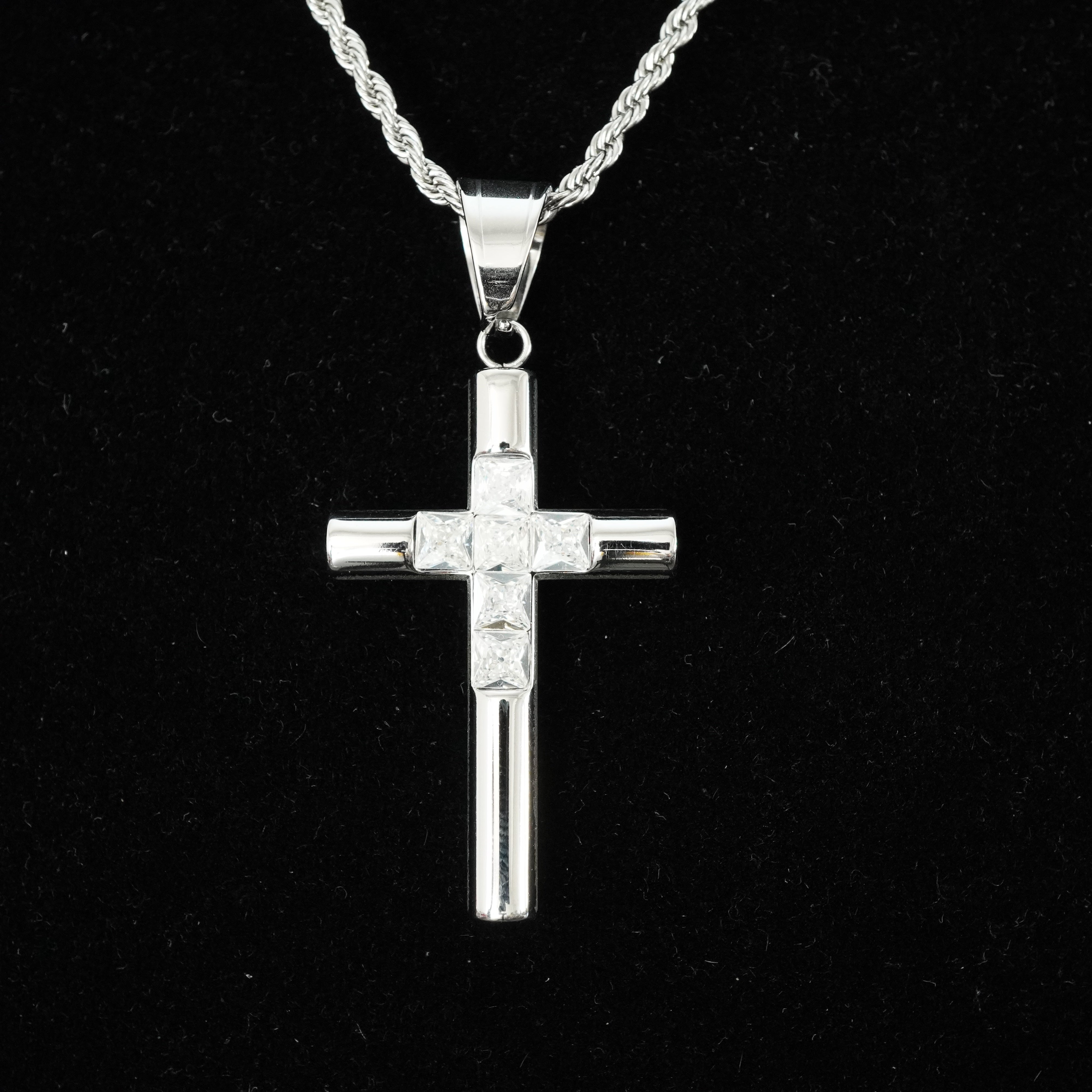 Kreuz Anhänger Iced Out Stil aus Edelstahl