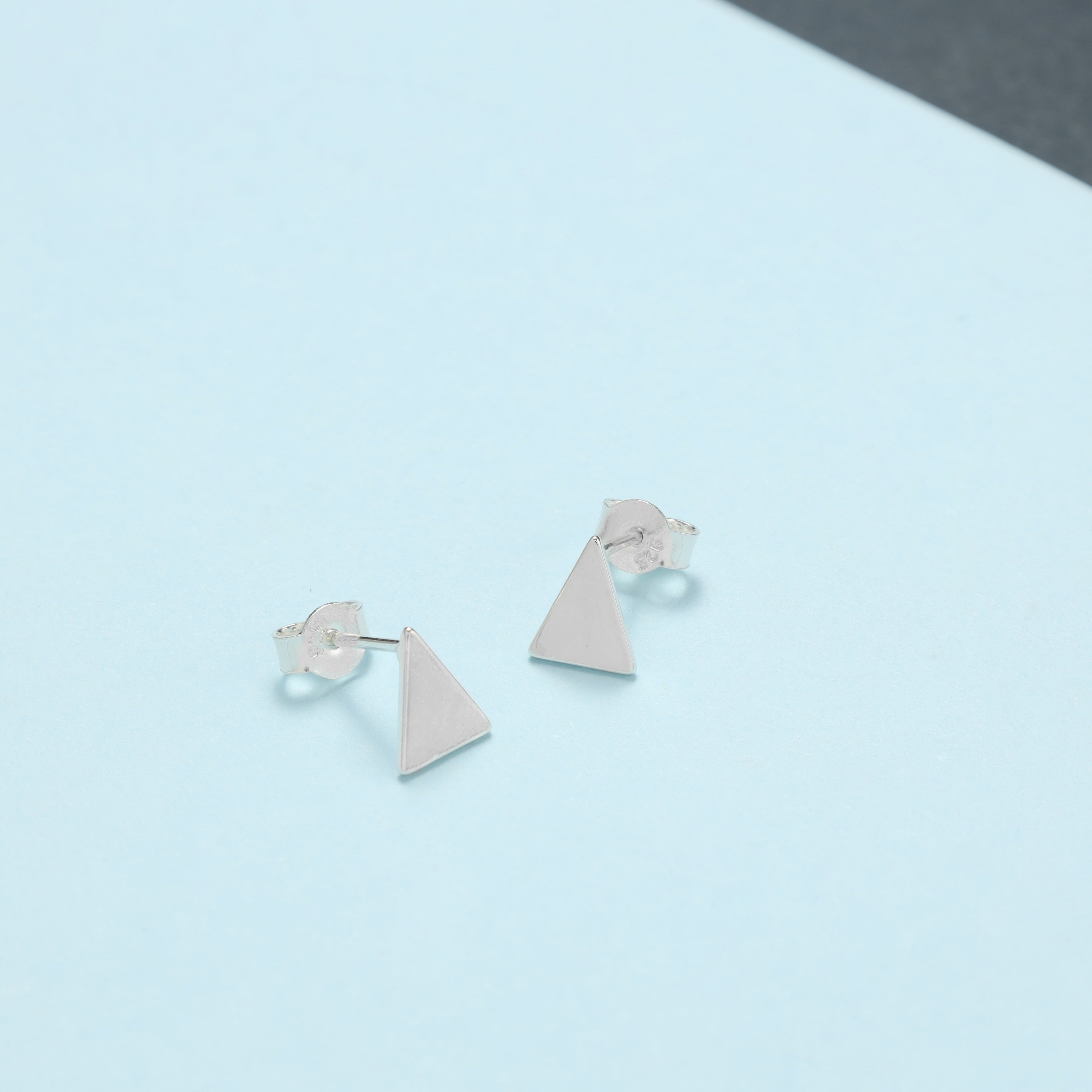 Schlichte Ohrstecker Ohrringe Dreieck aus 925 Sterlingsilber - Taipan Schmuck