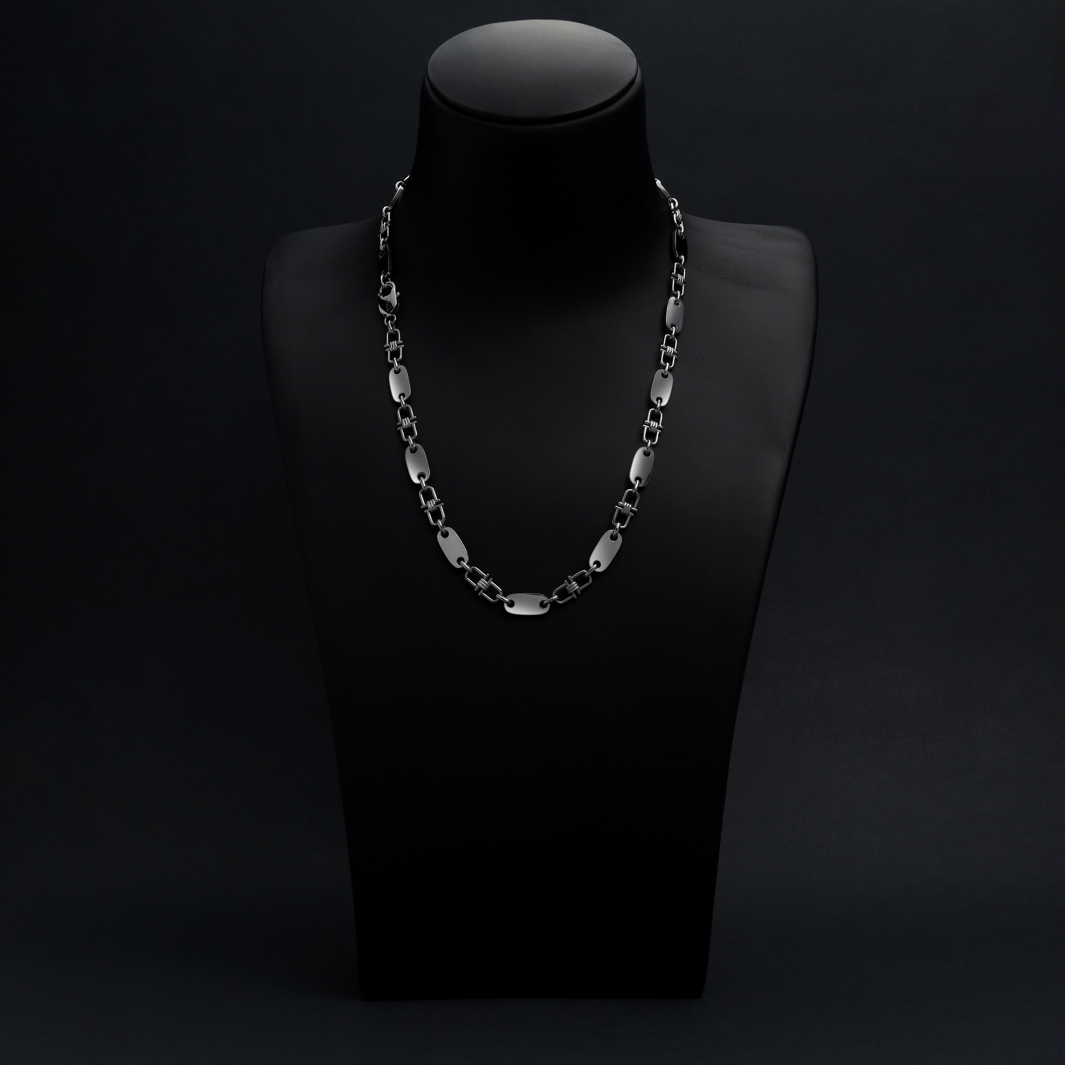 Plattenkette mit beweglichen Steigbügeln 8,5mm breit aus Edelstahl - Taipan Schmuck