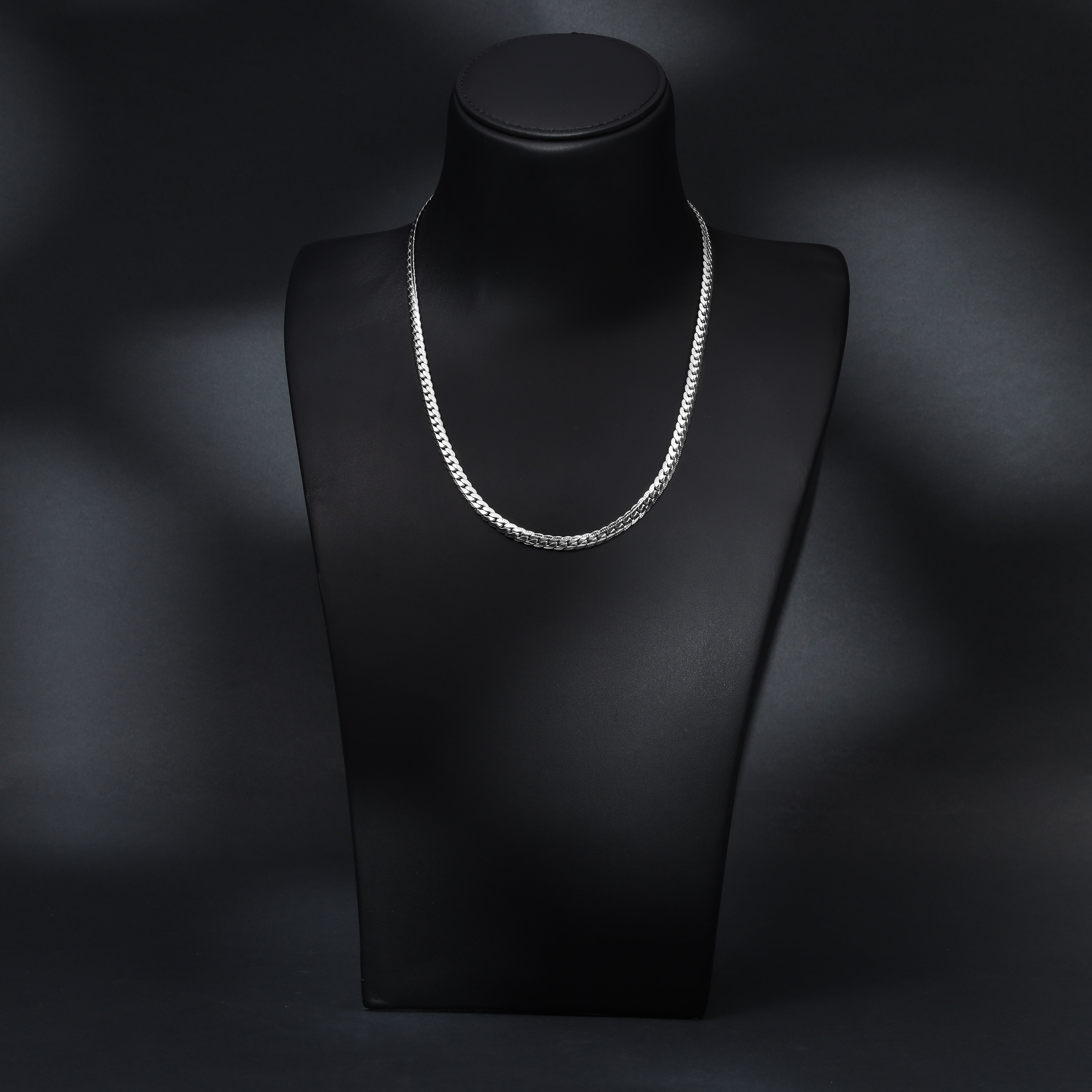 Flache Panzerkette mit Gravur 6mm breit aus Edelstahl - Taipan Schmuck