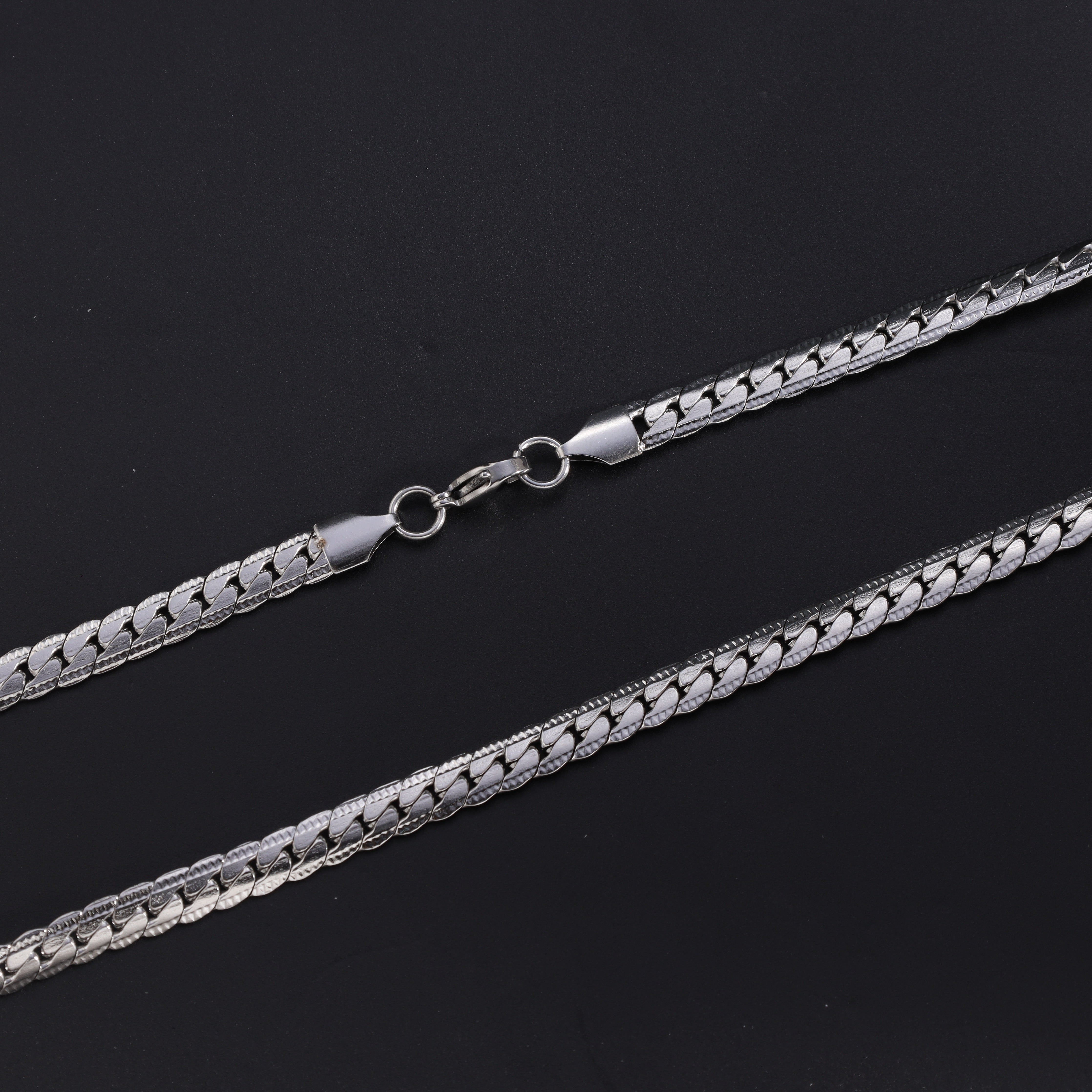 Flache Panzerkette mit Gravur 6mm breit aus Edelstahl - Taipan Schmuck