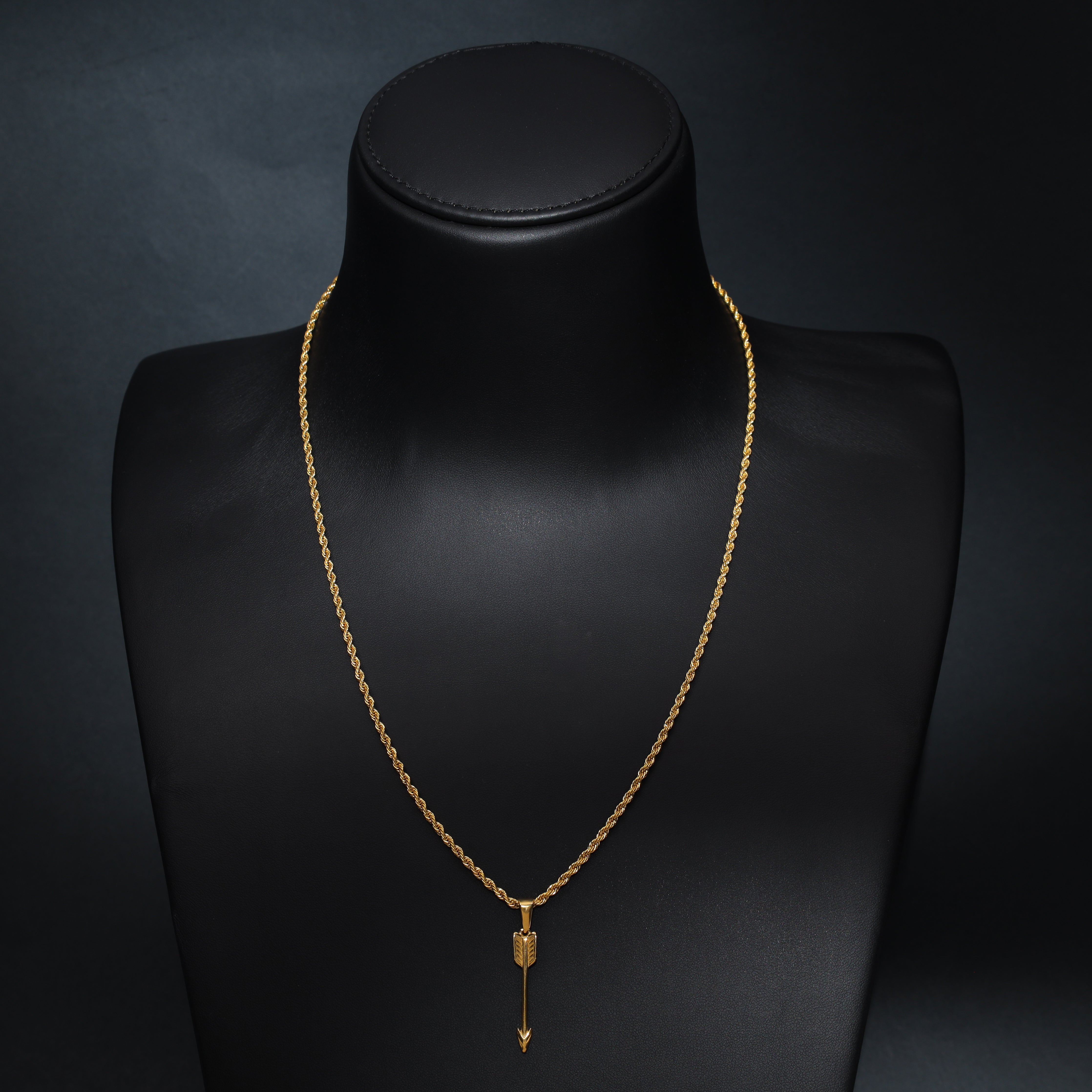 Kordelkette mit Pfeil Anhänger aus Edelstahl 18K vergoldet - Taipan Schmuck