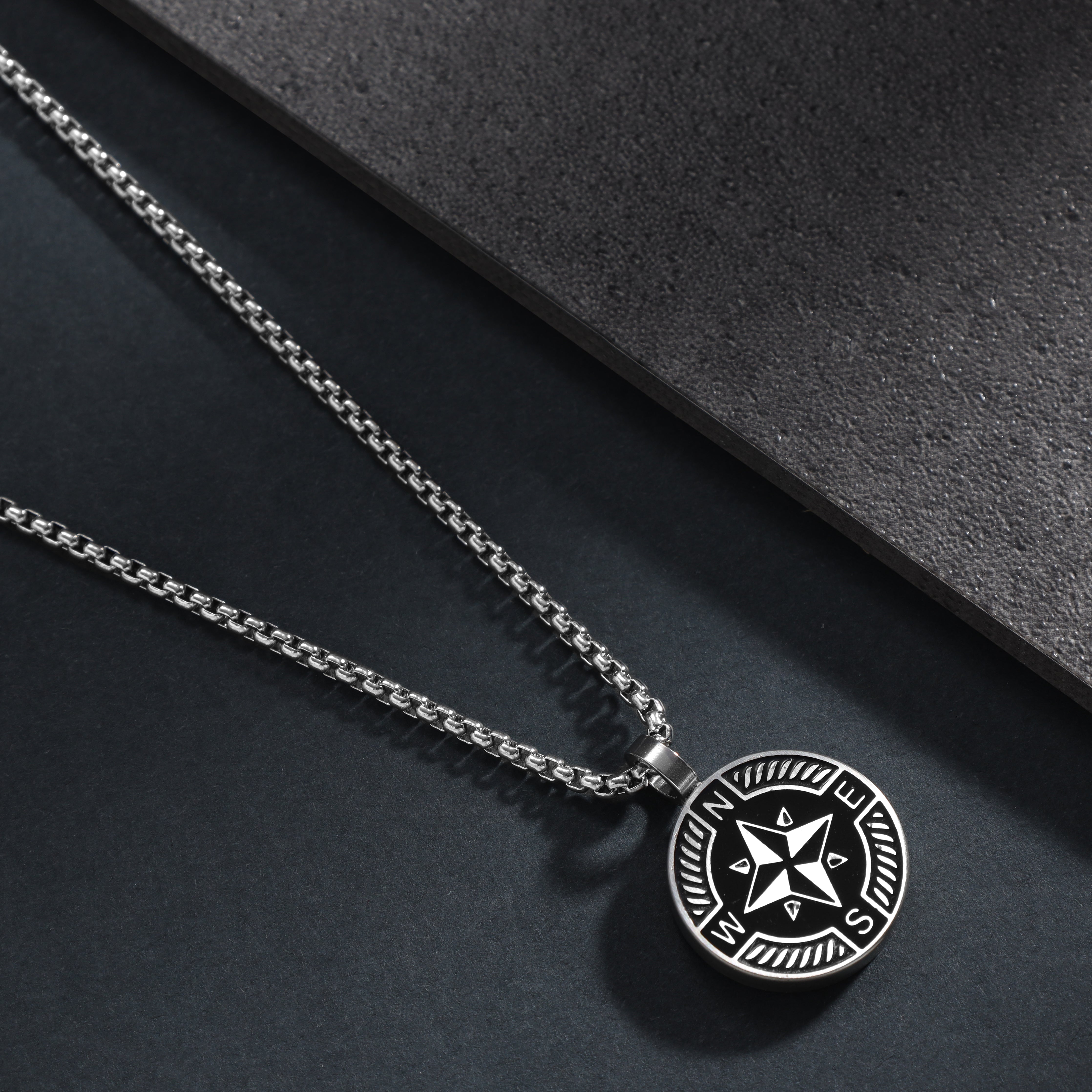 Box Chain Kette mit Kompass Anhänger aus Edelstahl - Taipan Schmuck