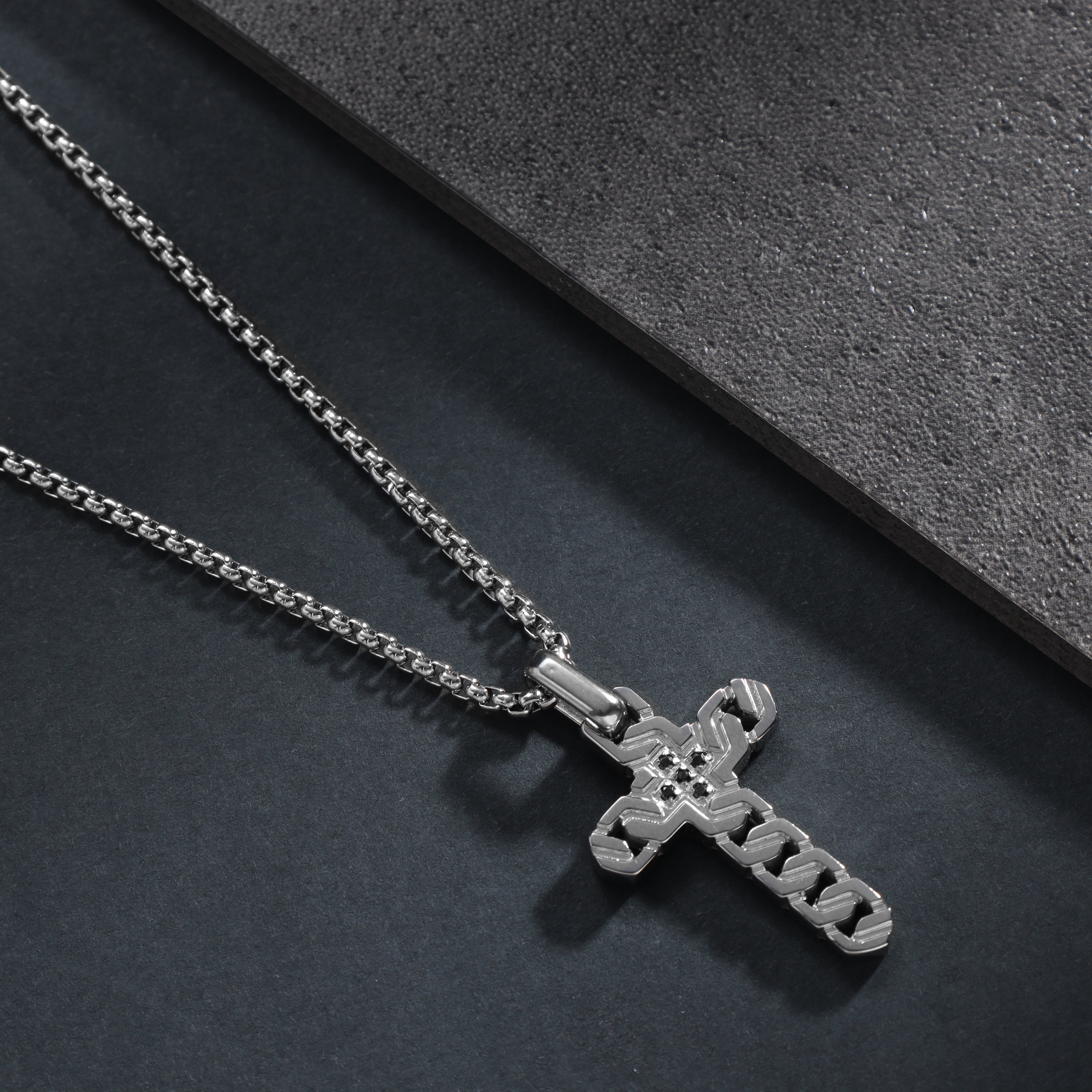 Box Chain Kette mit Kreuz Anhänger aus Edelstahl - Taipan Schmuck