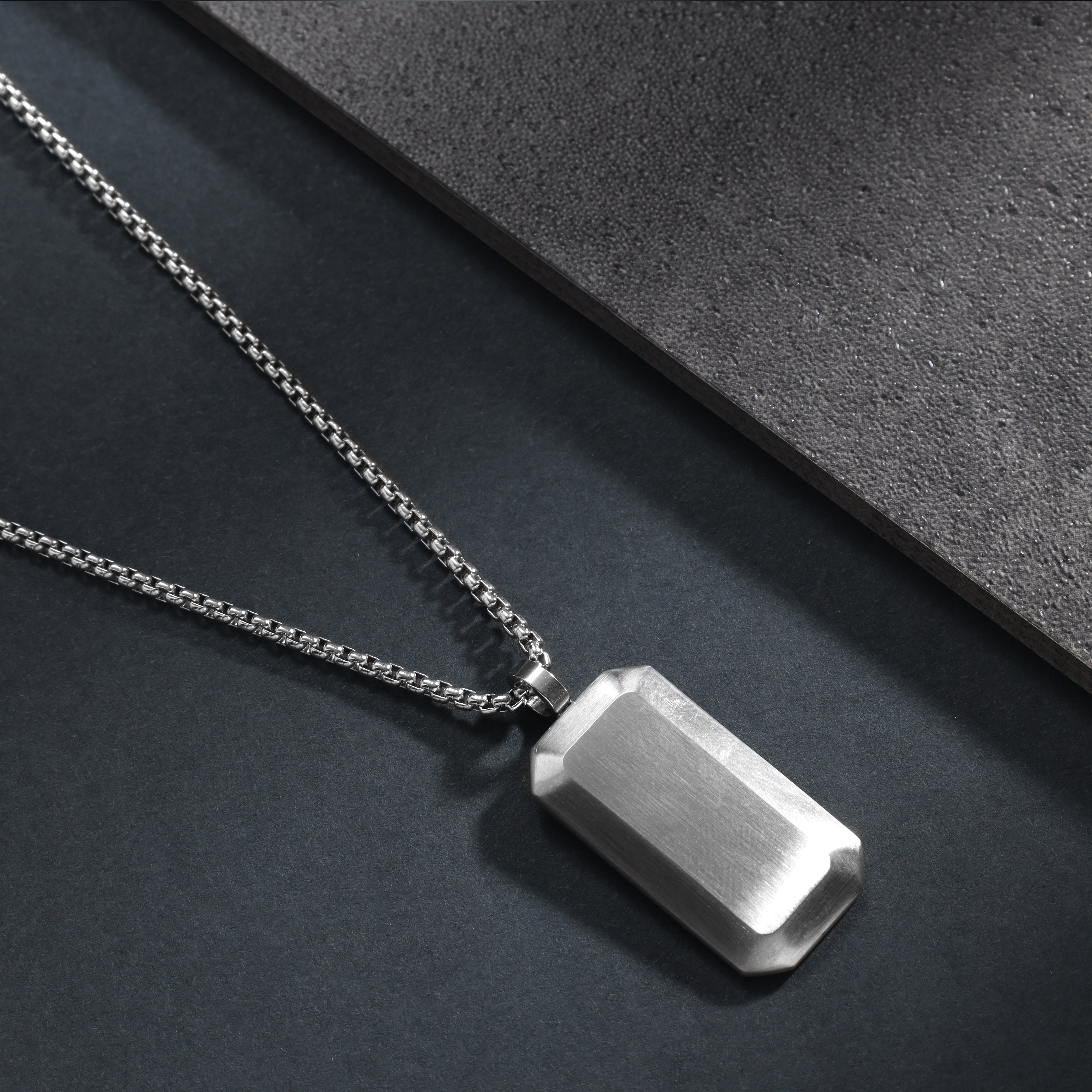 Box Chain Kette mit Dog Tag Anhänger aus Edelstahl - Taipan Schmuck