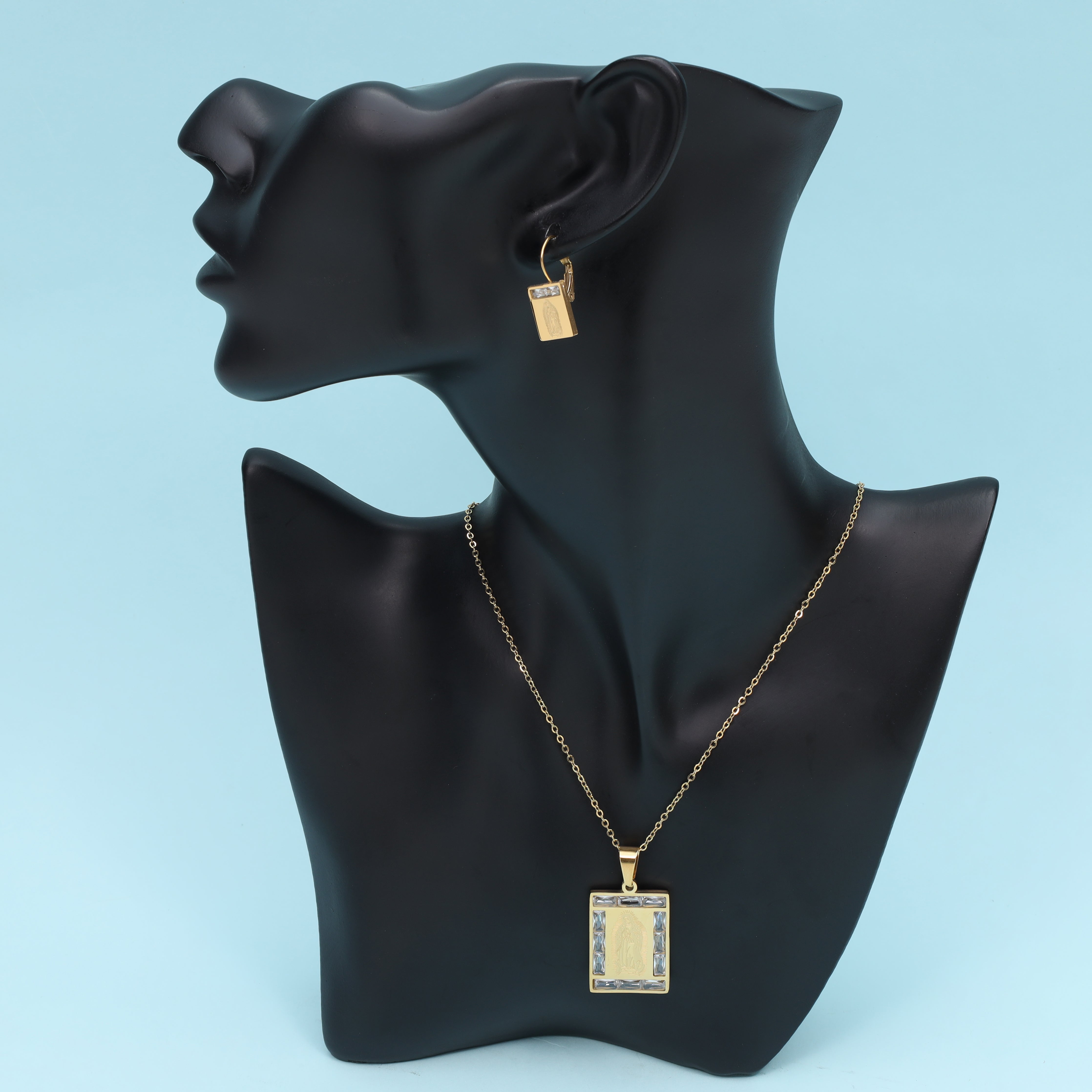 Ladies set anchor chain with holy Mary pendant & earrings made of stainless steel 18K gold plated
