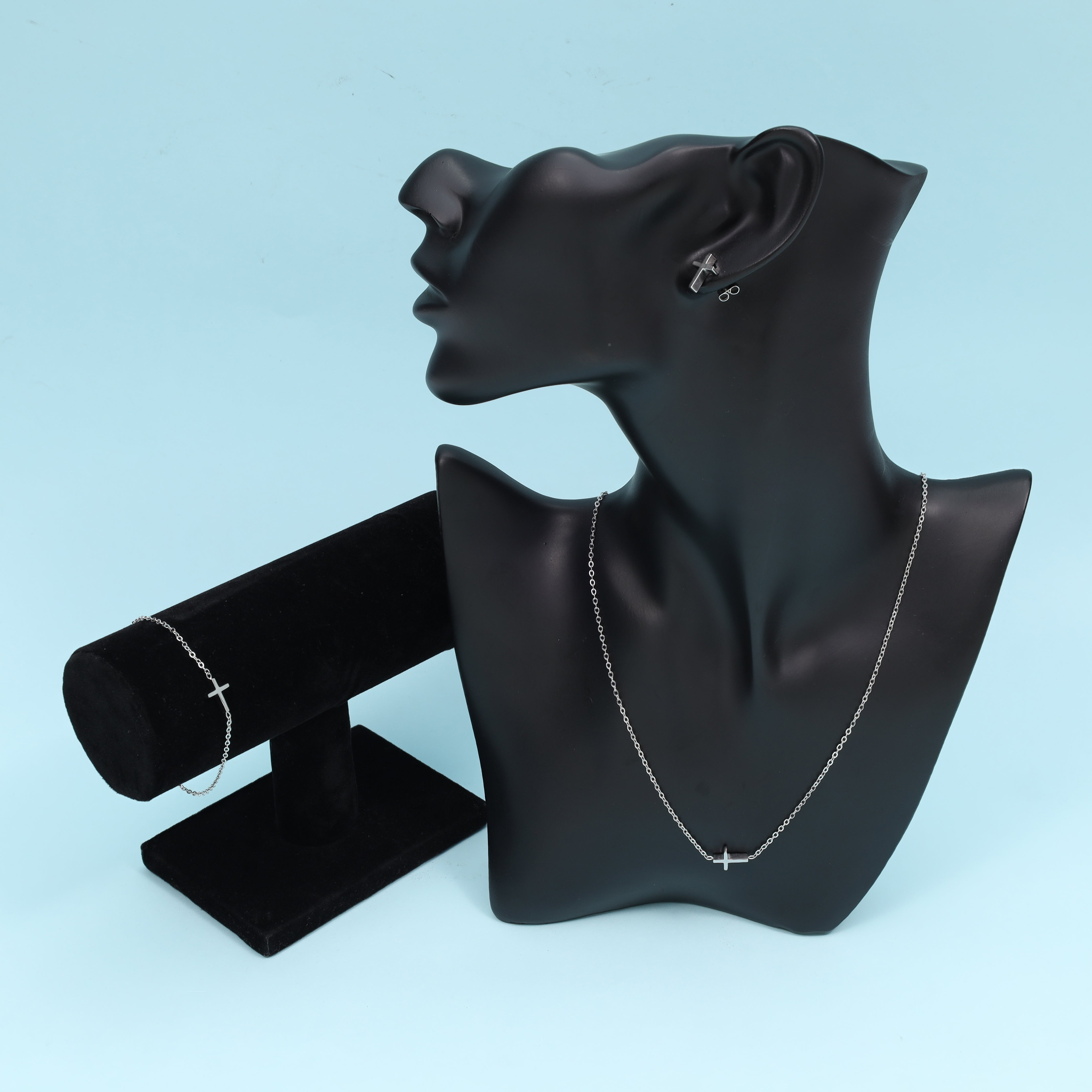 Ladies set anchor chain with cross pendant, earrings, bracelet made of stainless steel