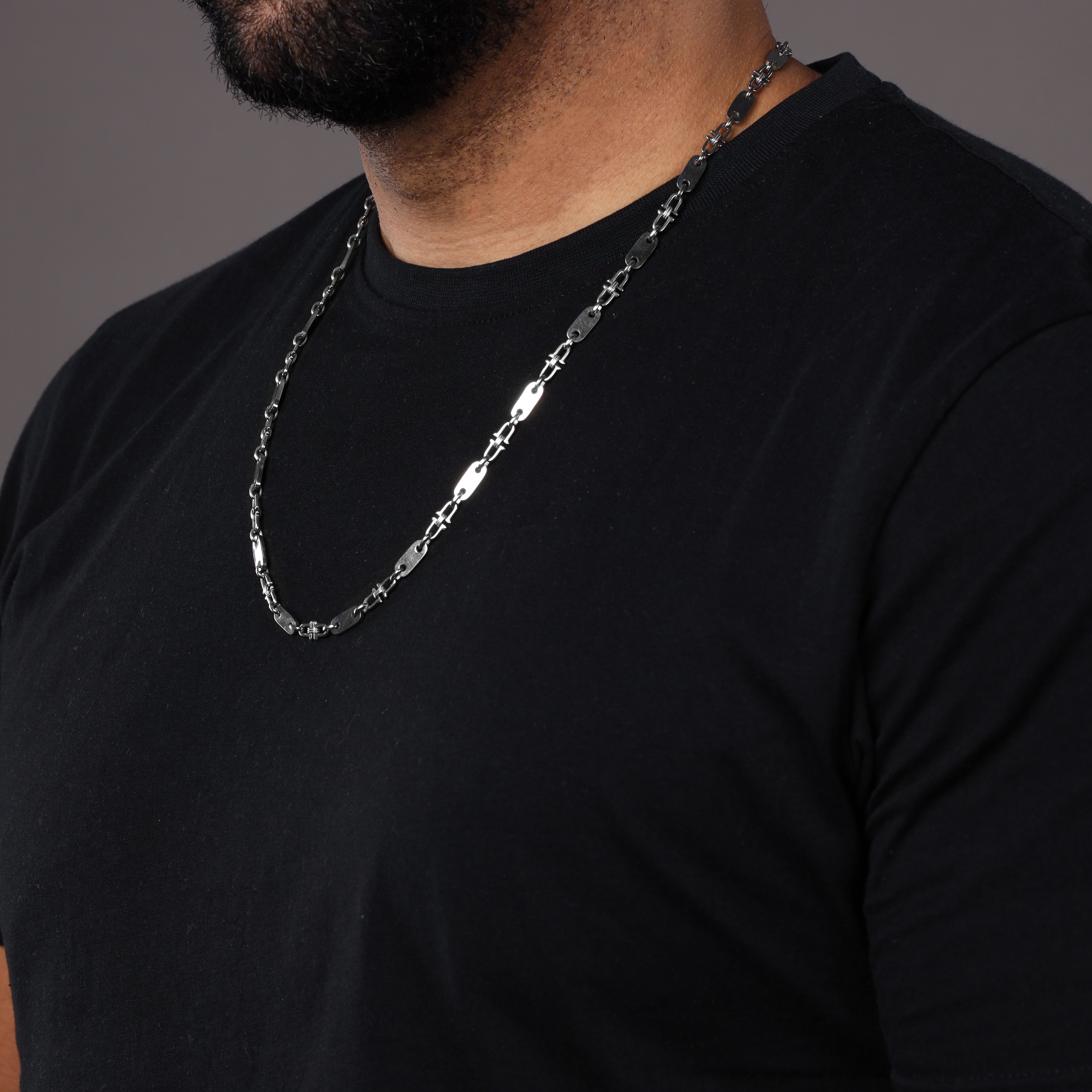 Plattenkette mit beweglichen Steigbügeln 5mm breit aus Edelstahl - Taipan Schmuck