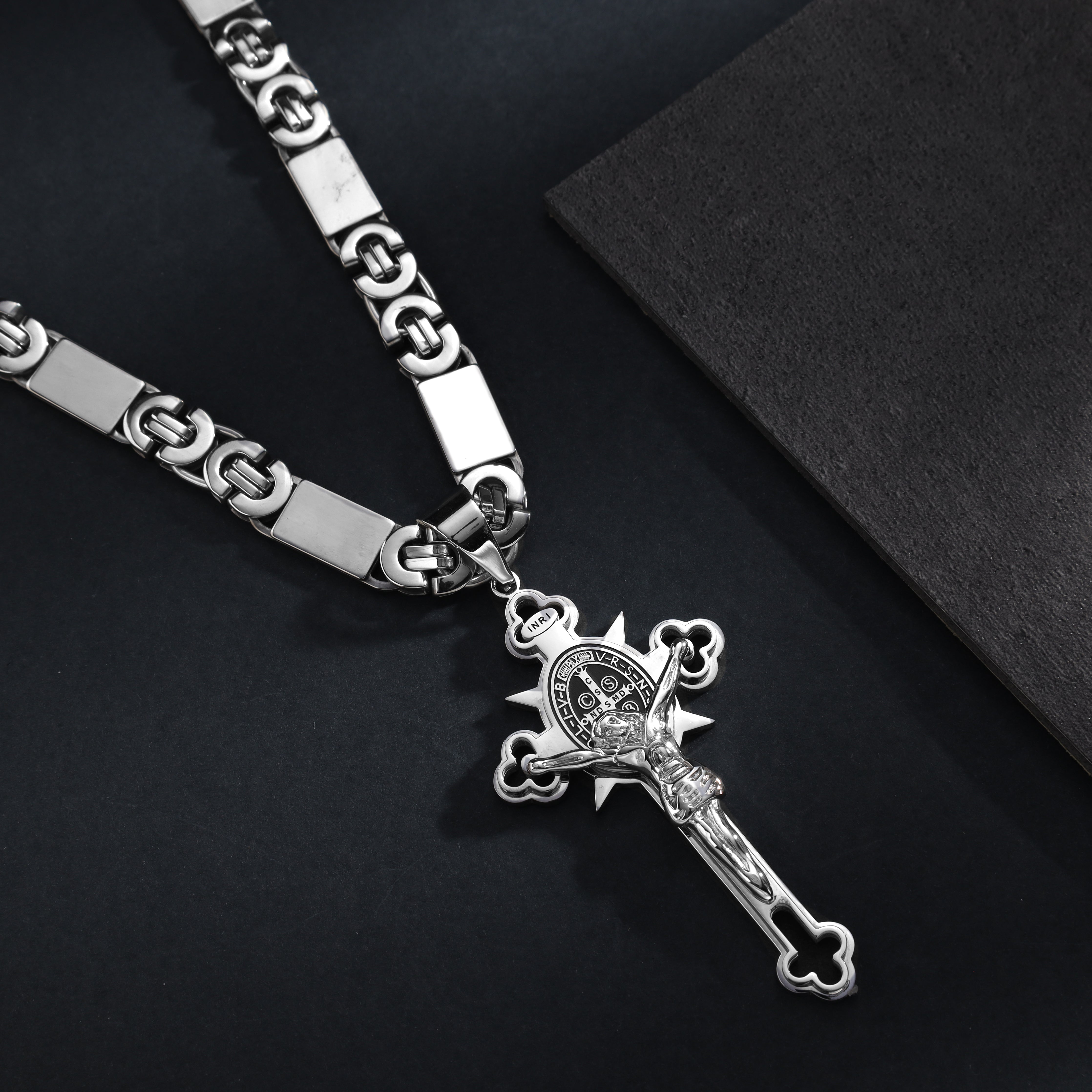 Sehr Großer Kreuz mit Jesus Anhänger Kruzifix aus Edelstahl - Taipan Schmuck