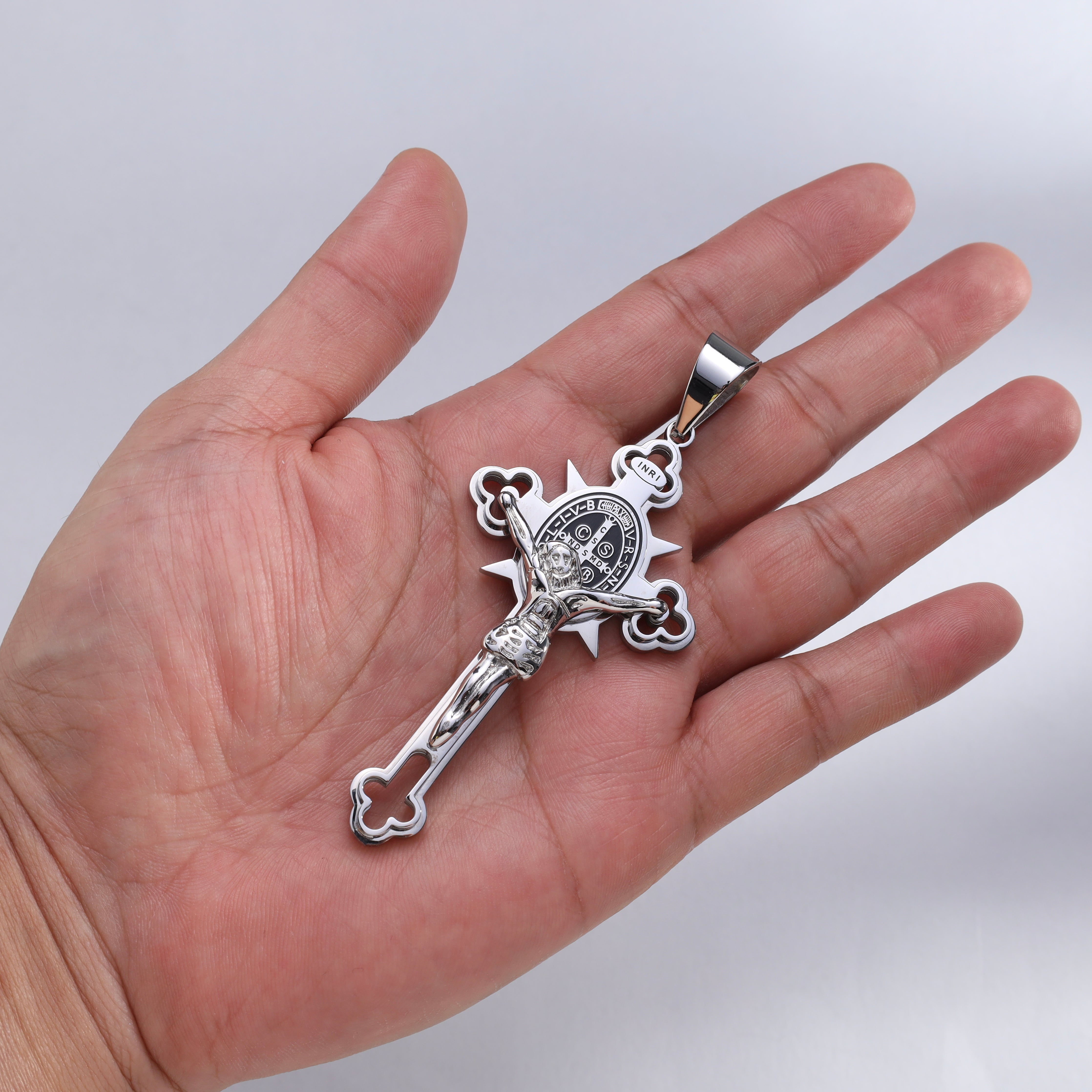 Sehr Großer Kreuz mit Jesus Anhänger Kruzifix aus Edelstahl - Taipan Schmuck