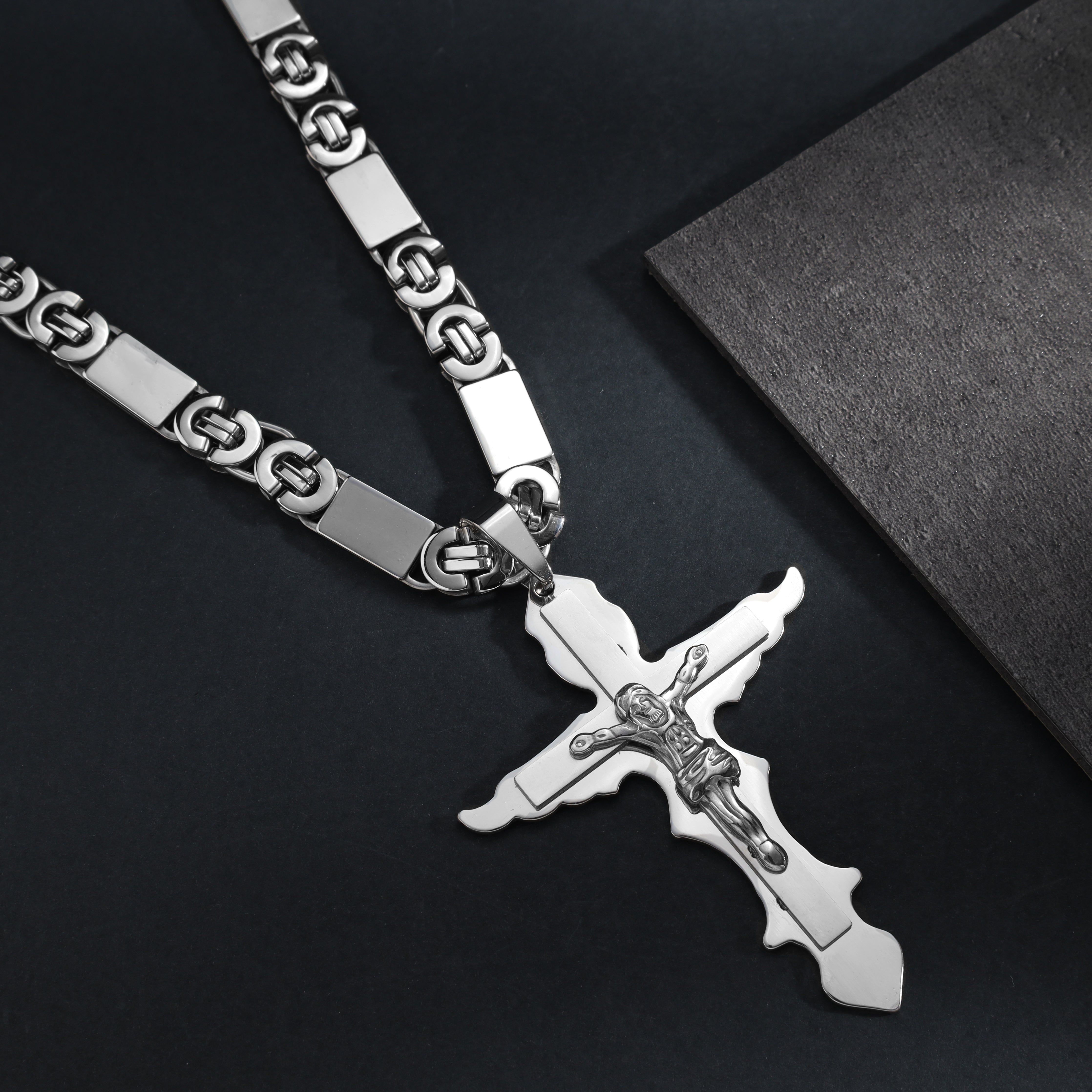 Sehr Großer Kreuz mit Jesus Anhänger aus Edelstahl - Taipan Schmuck