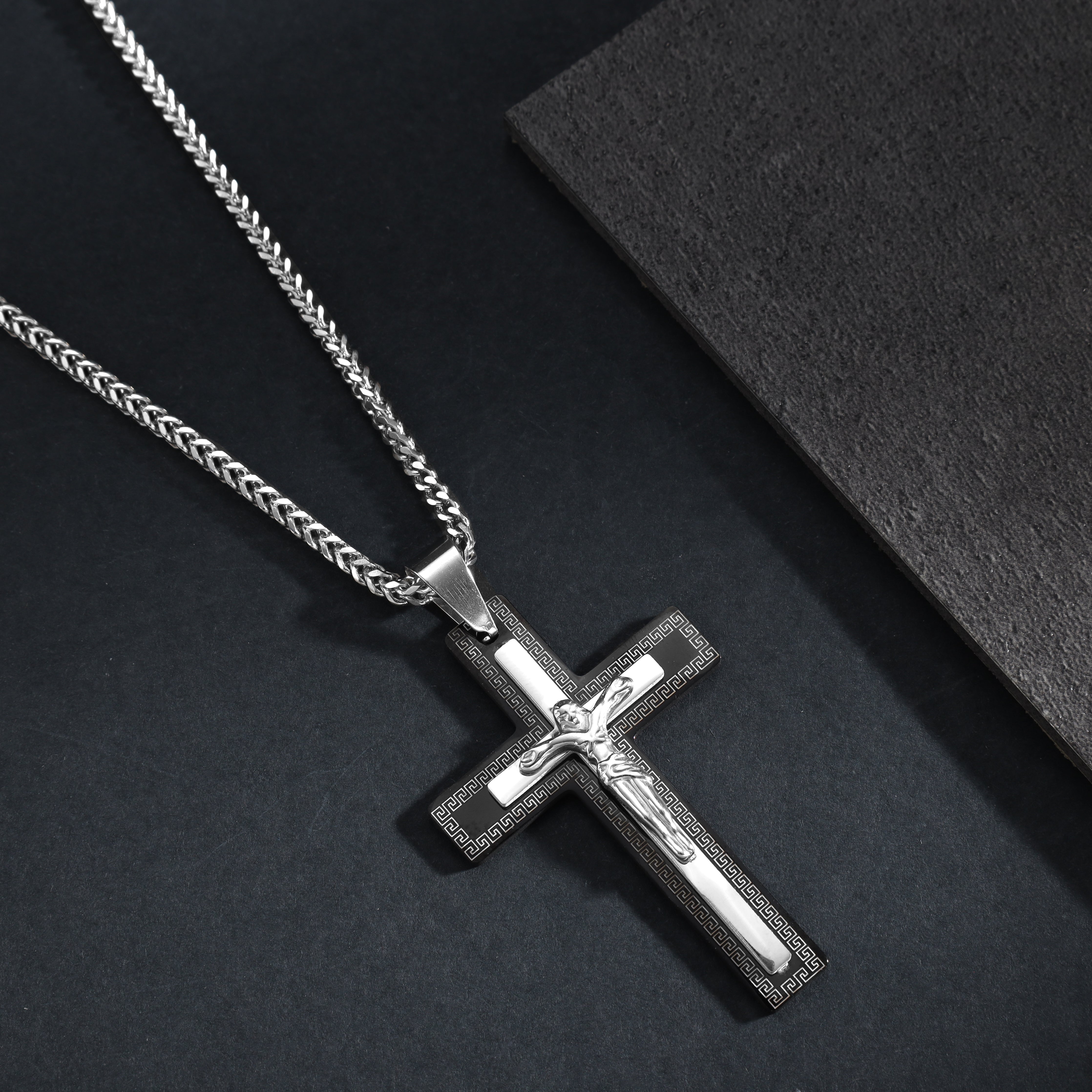 Verschiedene Kreuz Anhänger aus Edelstahl - Taipan Schmuck
