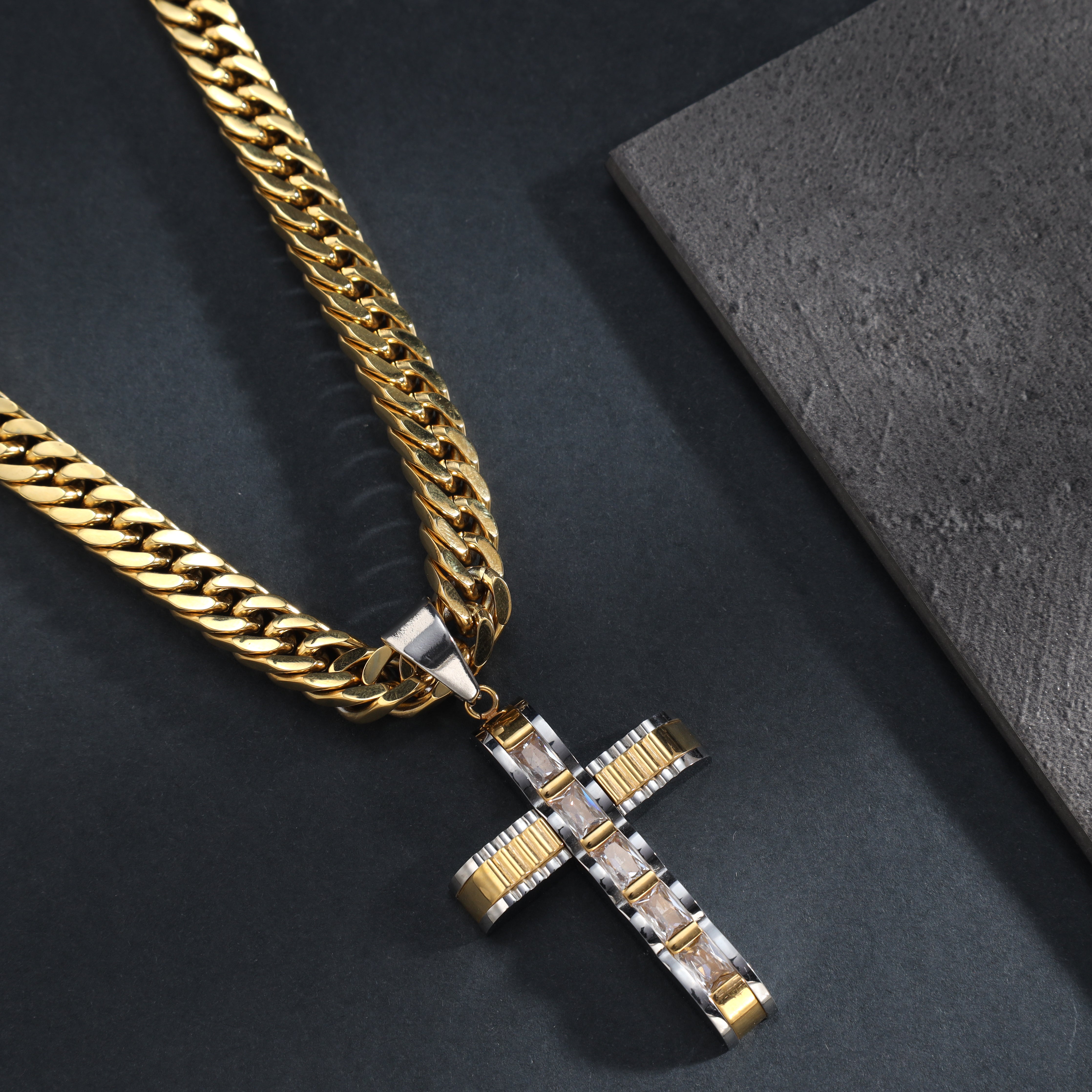 Verschiedene Kreuz Anhänger aus Edelstahl 18K vergoldet - Taipan Schmuck