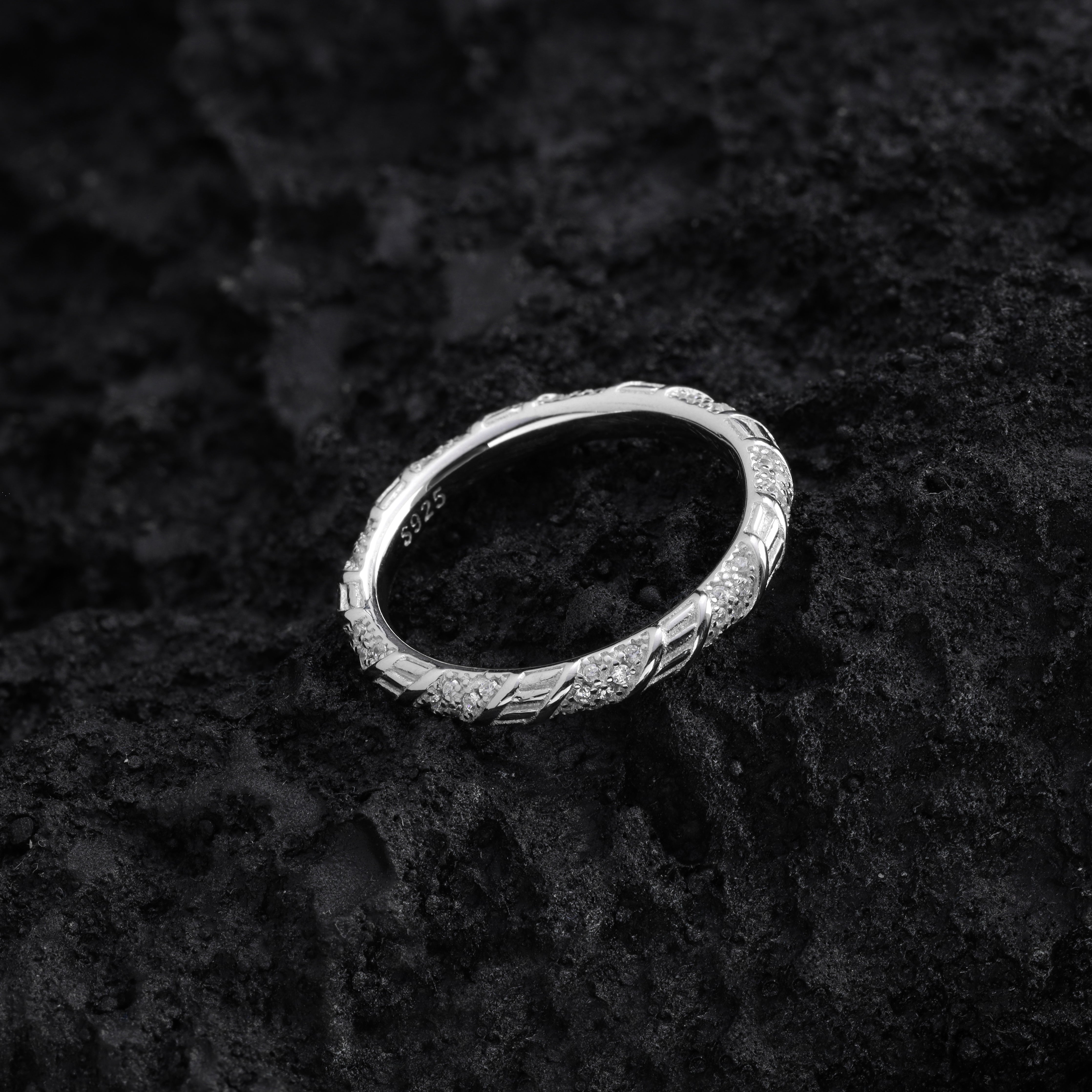 Damen Silberring verspielter Bandring Zirkonia Ring Gr. 6/7/8 aus 925 Sterlingsilber - Taipan Schmuck