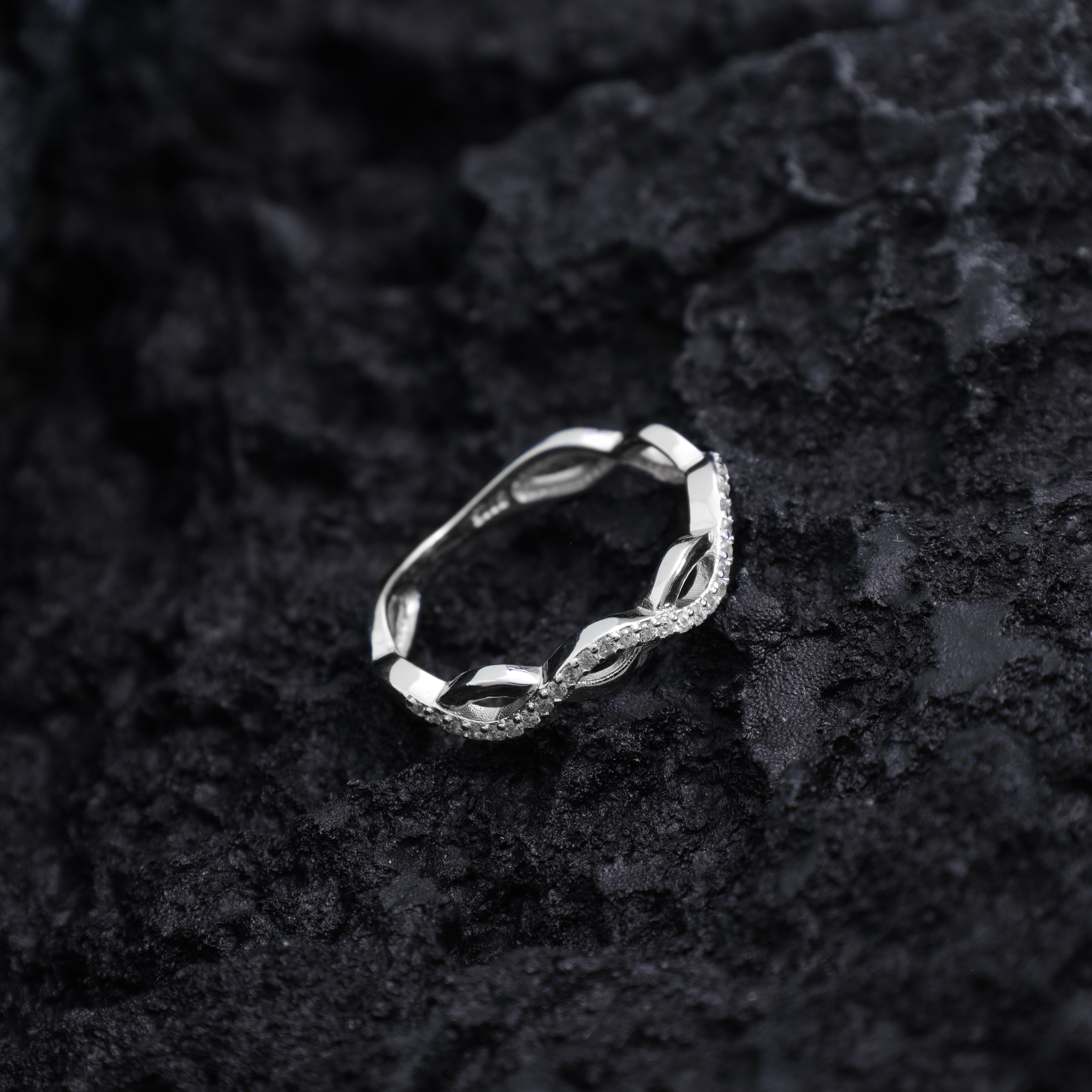 Damen Silberring gewellter Loop Zirkonia Ring Größe 6-8 aus 925 Sterlingsilber - Taipan Schmuck