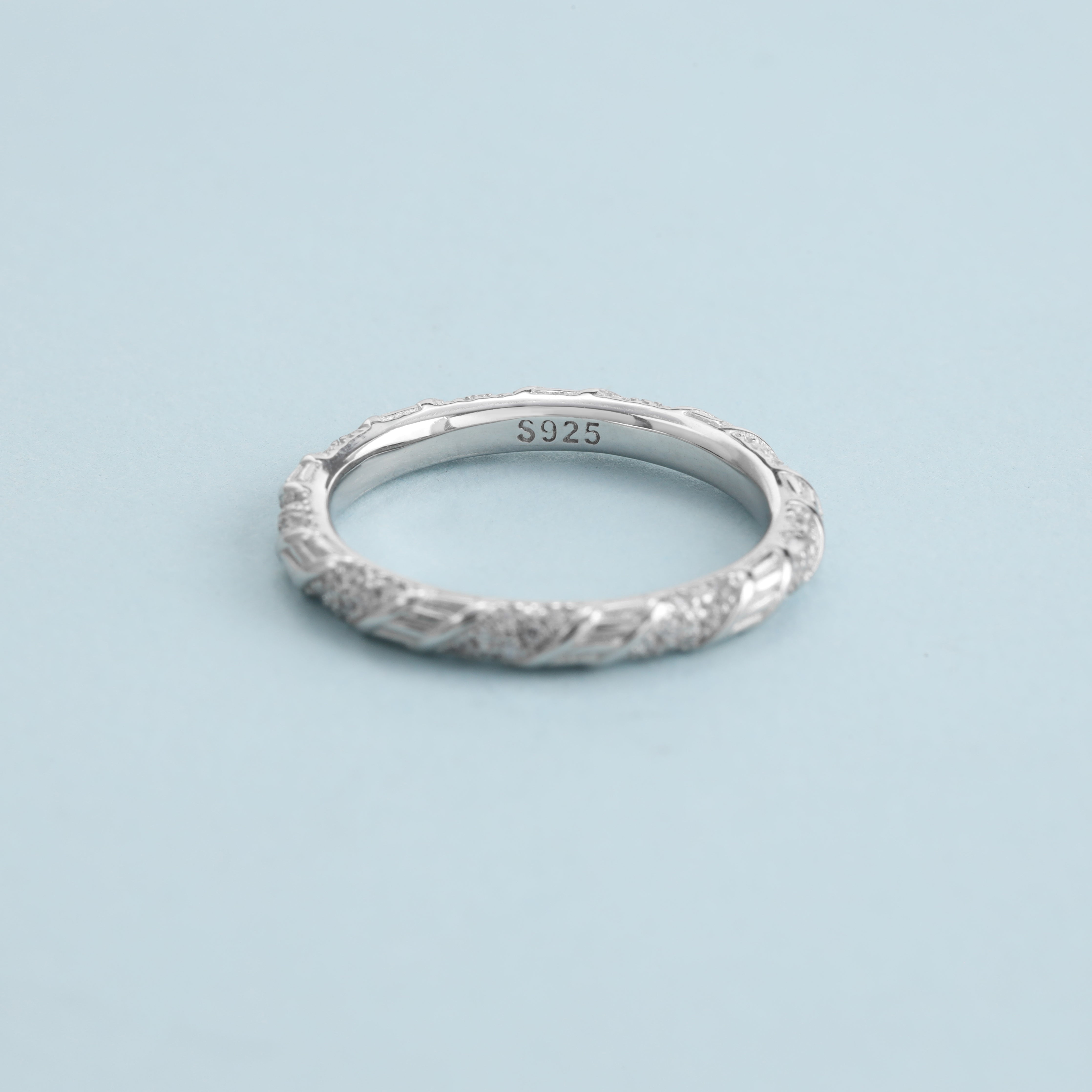 Damen Silberring verspielter Bandring Zirkonia Ring Gr. 6/7/8 aus 925 Sterlingsilber - Taipan Schmuck