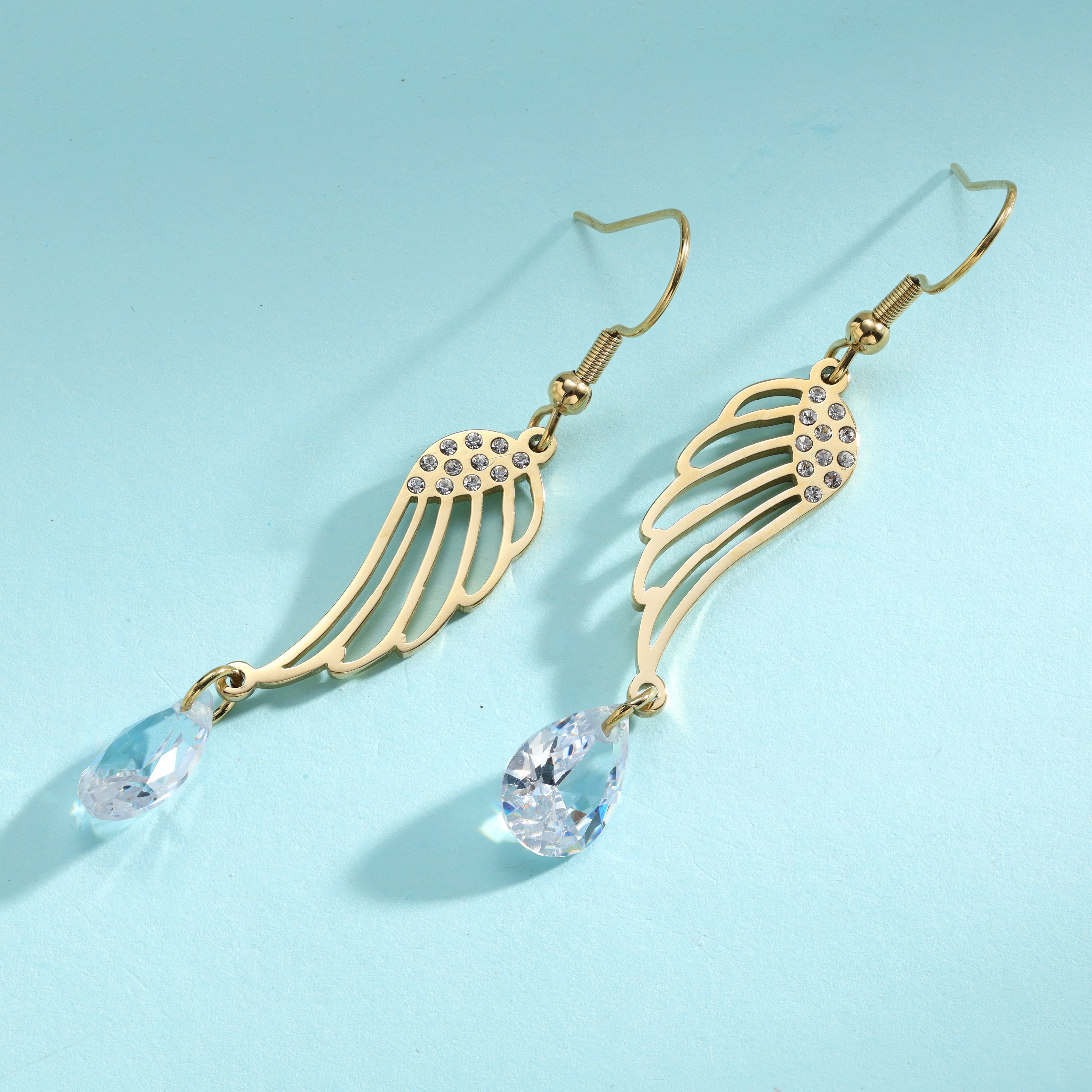 Damen Flügel mit Lavendel Drops Ohrringe aus Edelstahl 18K Vergoldet - Taipan Schmuck