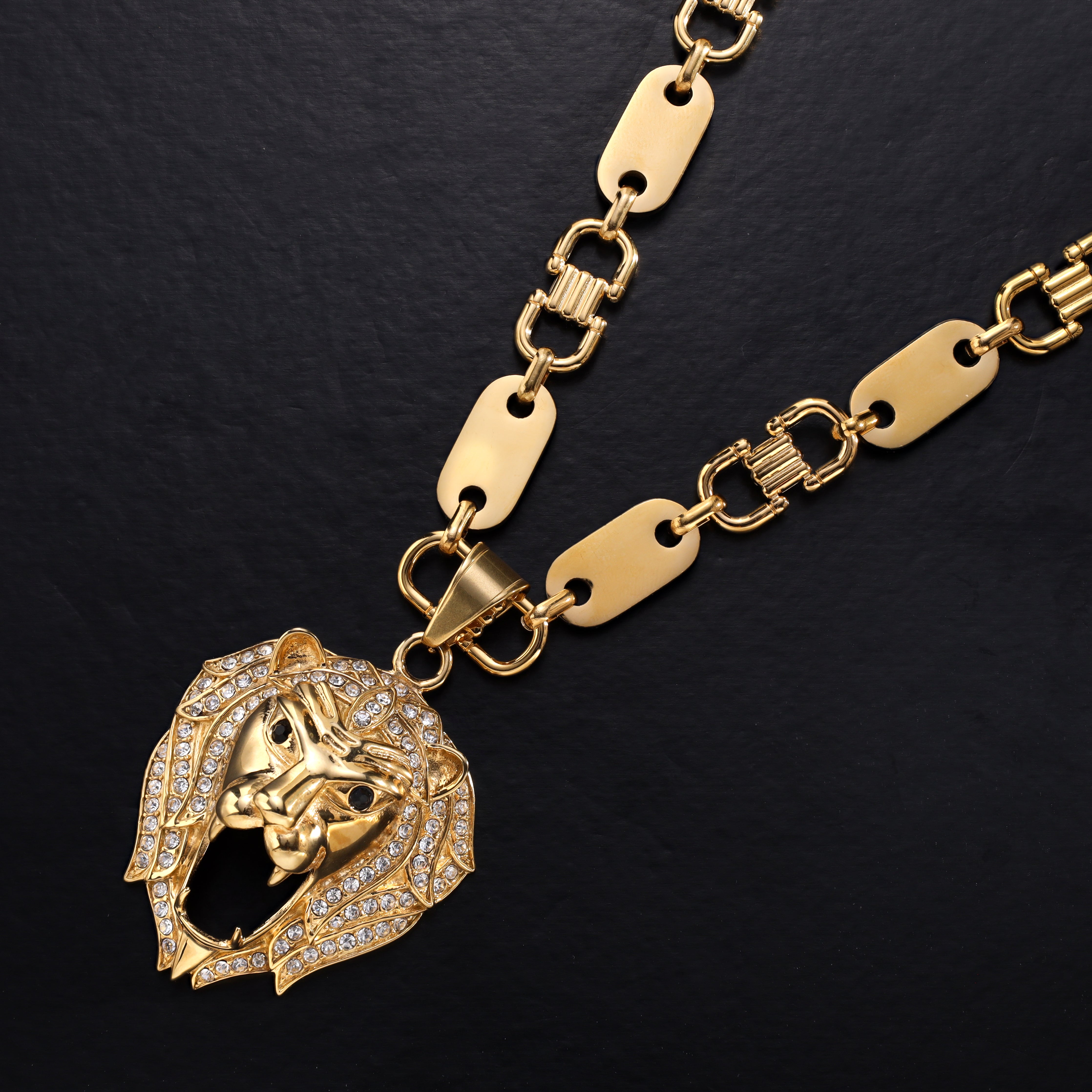 Großer Iced Out Stil Löwe Anhänger aus Edelstahl 18K Vergoldet - Taipan Schmuck