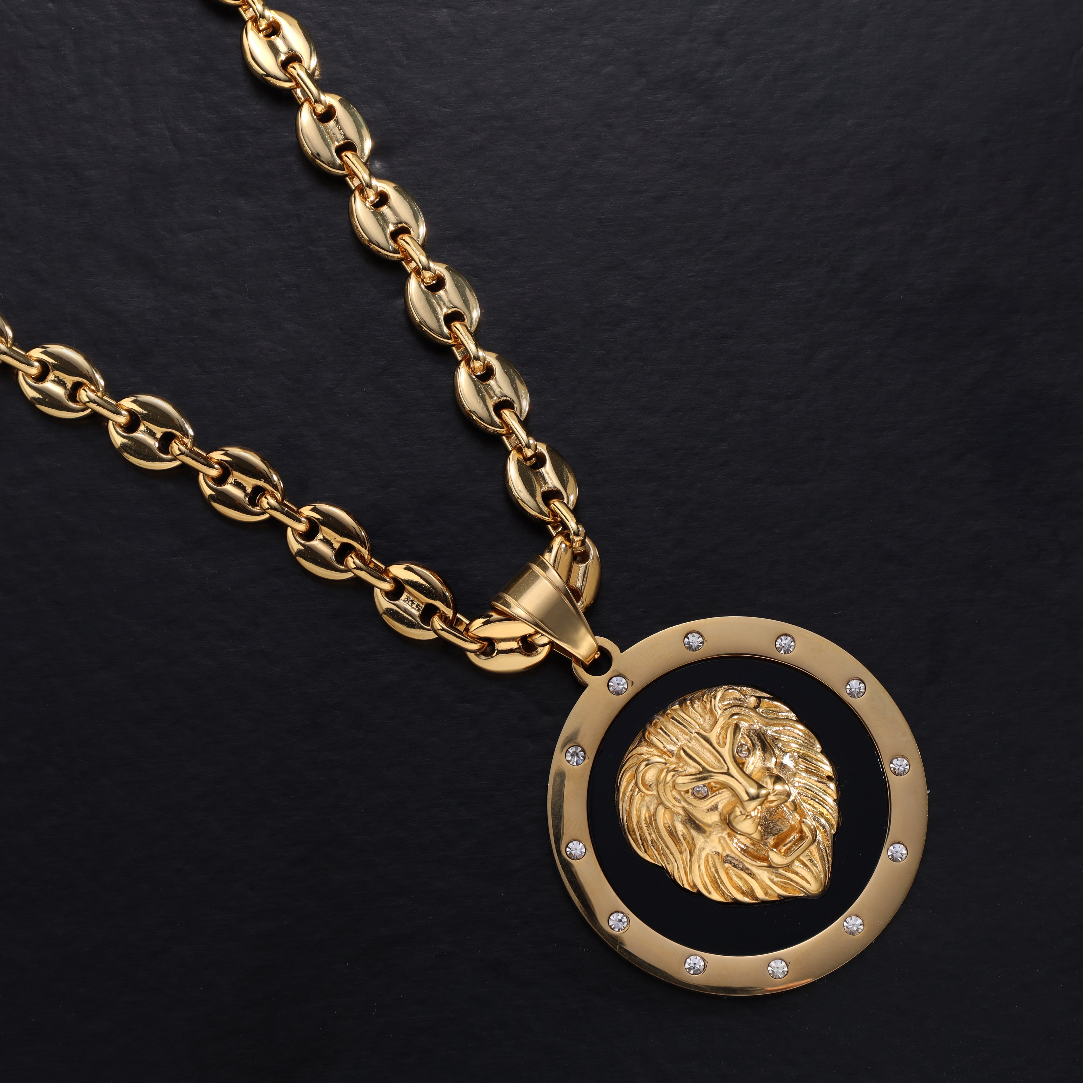 Iced Out Stil Löwe Anhänger aus Edelstahl 18K Vergoldet - Taipan Schmuck
