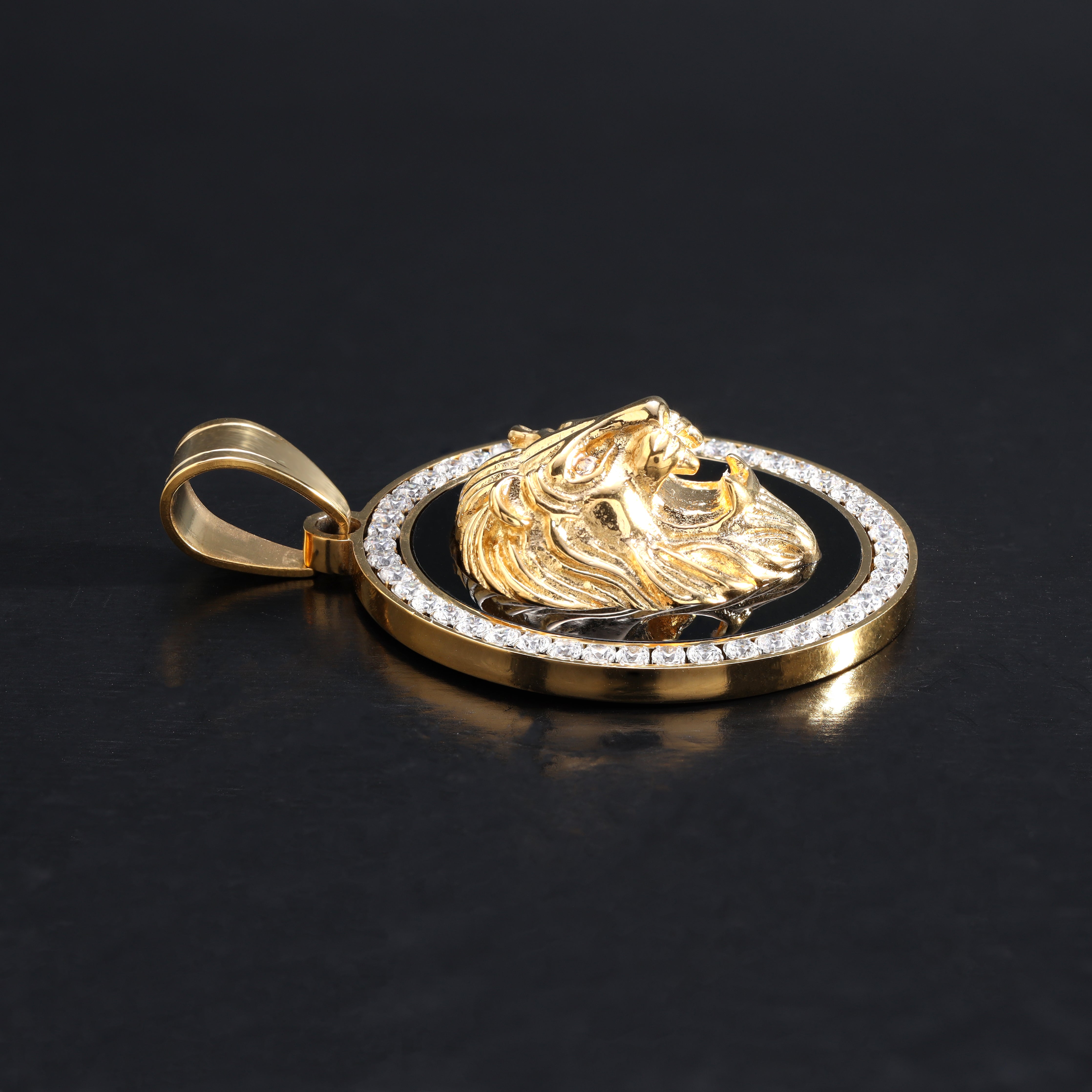 Iced Out Stil Löwe Anhänger aus Edelstahl 18K Vergoldet - Taipan Schmuck