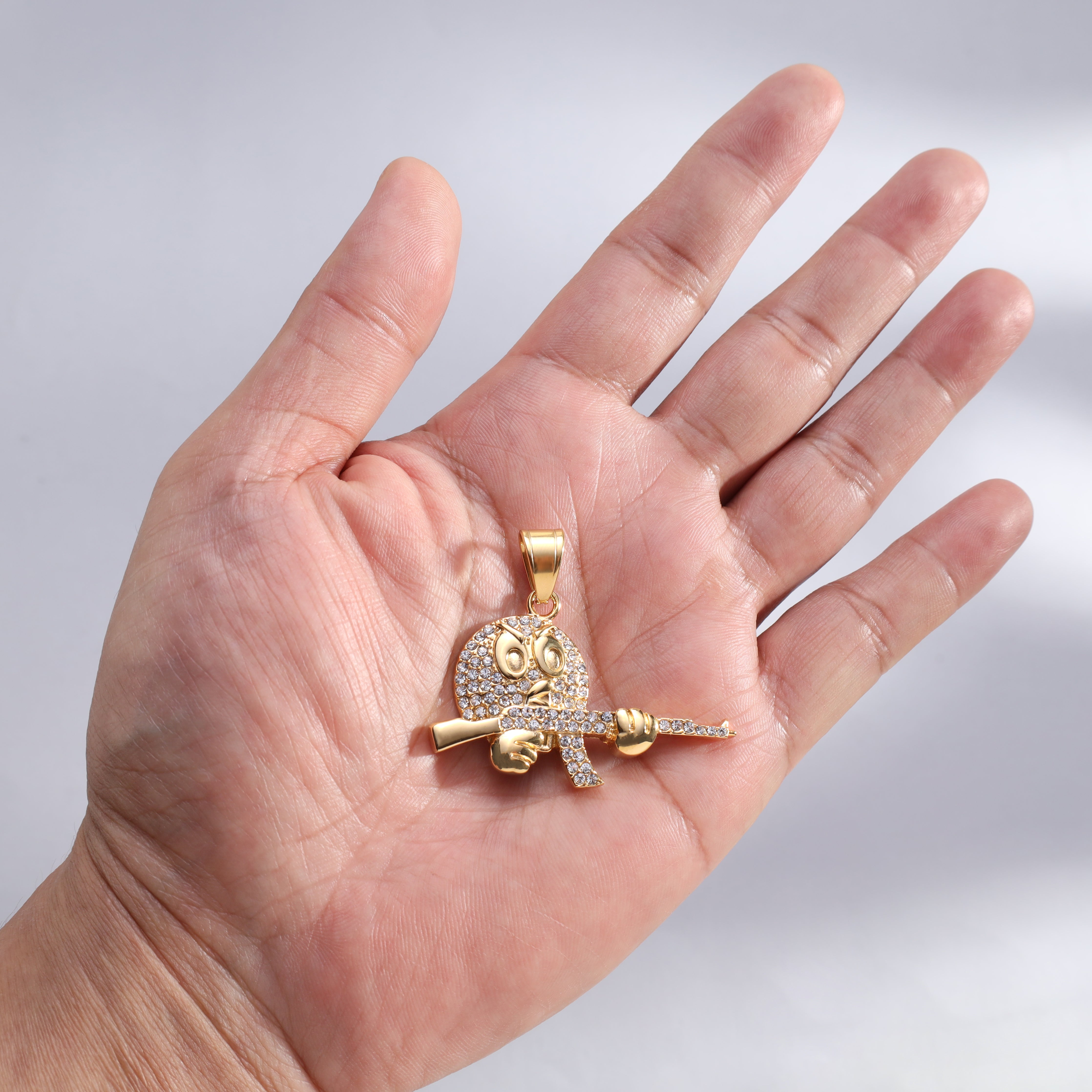 AK47 Anhänger iced out Stil aus Edelstahl 18K Vergoldet - Taipan Schmuck